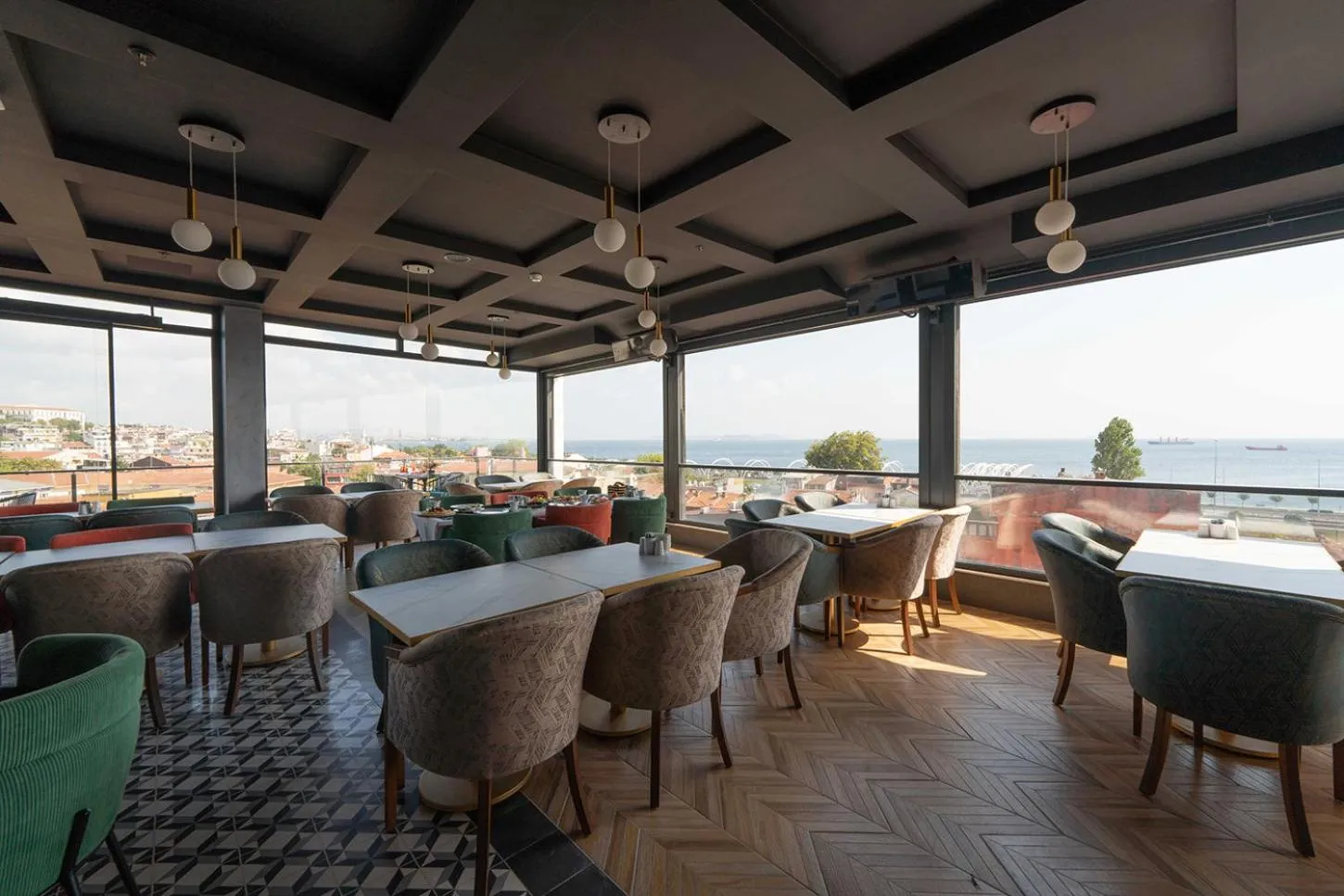 Restaurant/places to eat in Costera Hotel