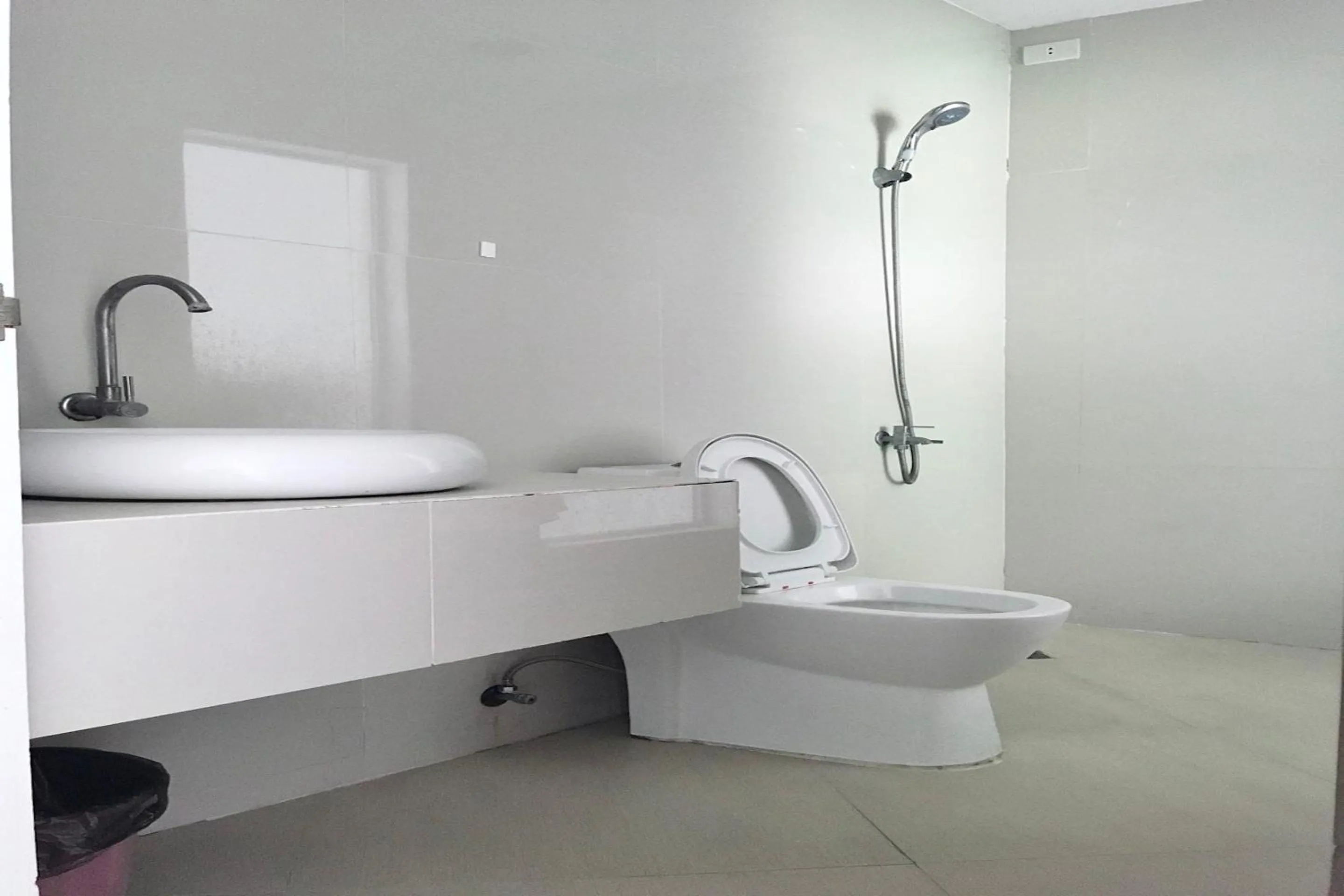 Bathroom in OYO 921 Sorrento Hotel And Resort