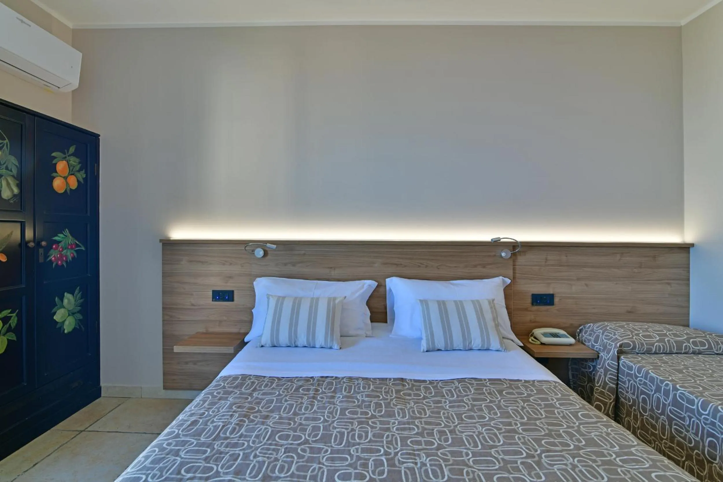 Bed in Hotel & Apartments Villa Linda
