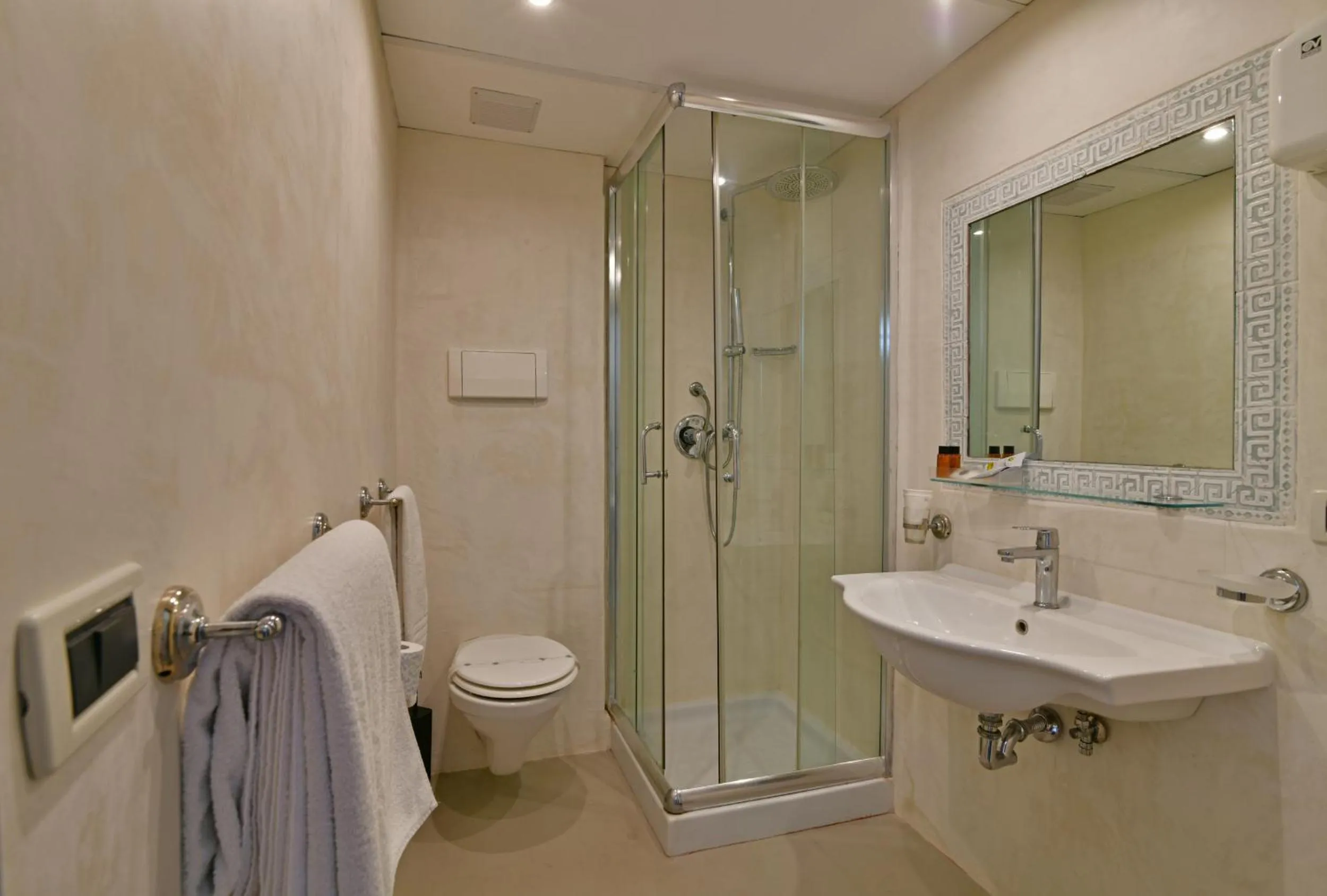 Bathroom in Hotel & Apartments Villa Linda