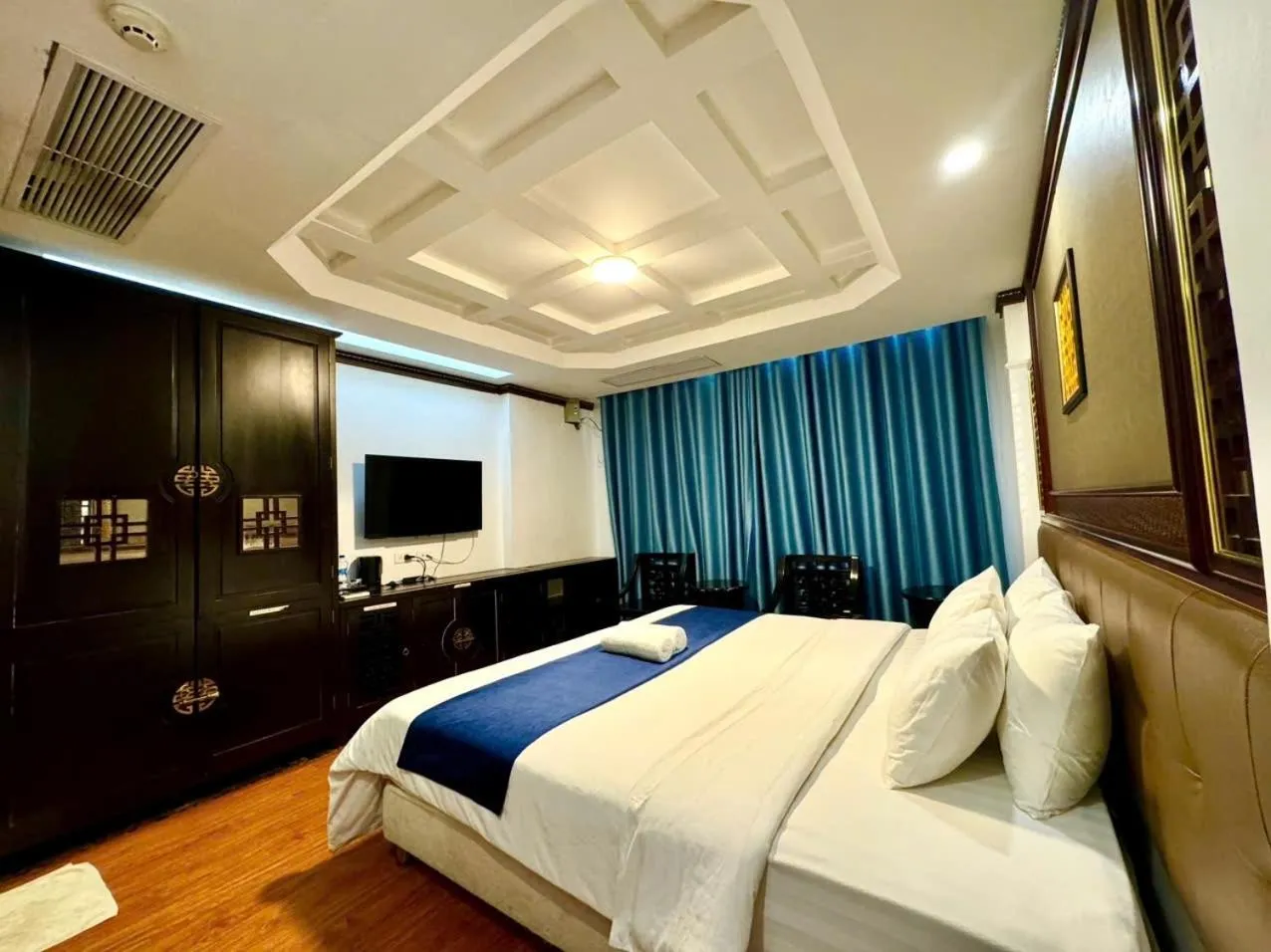 Bed in Church Legend Hotel