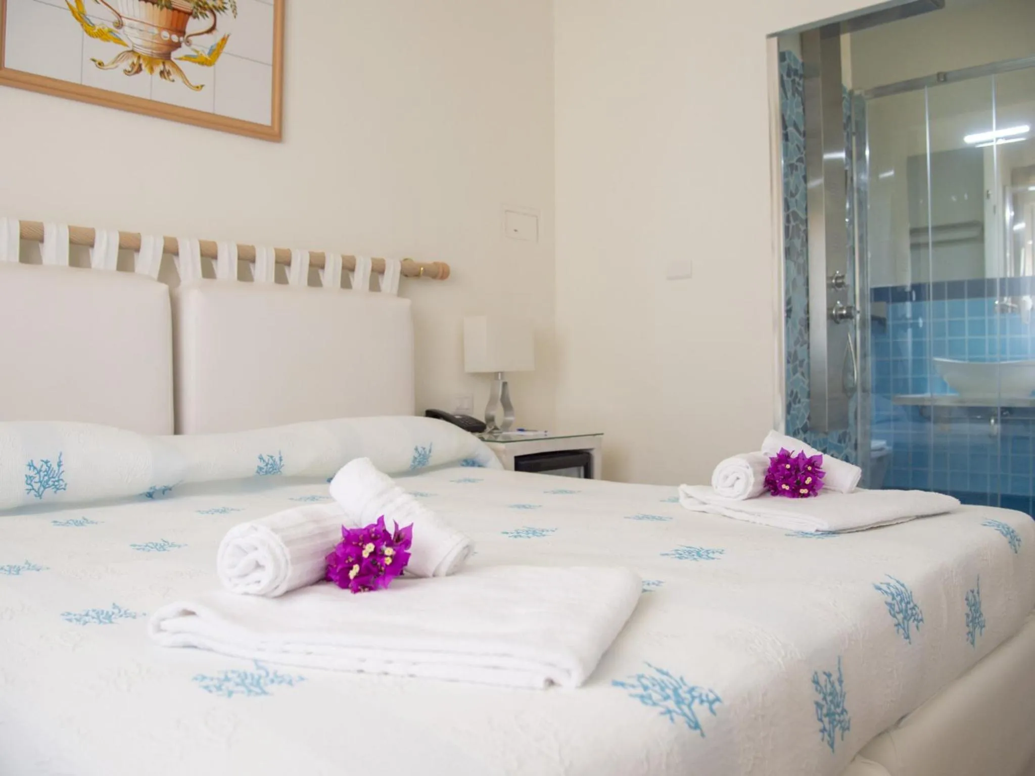 Photo of the whole room, Bed in Hotel Palau