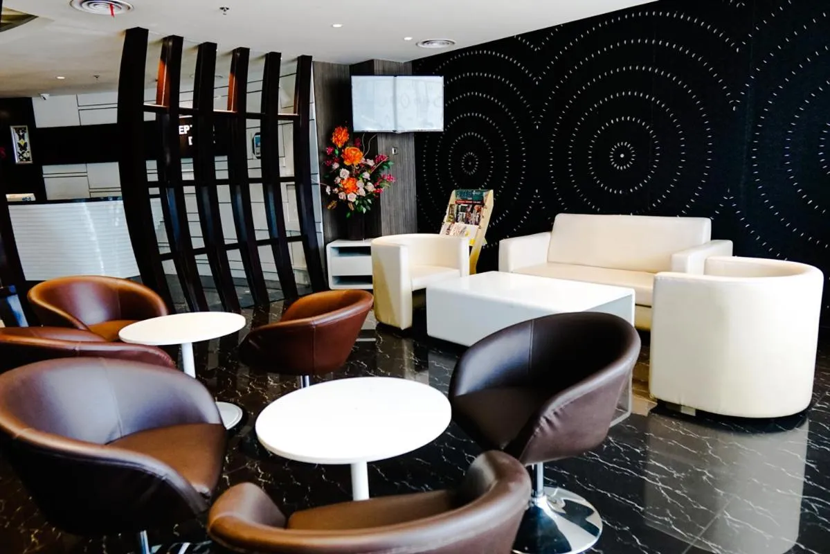 Empress Hotel Makassar City Center by LIFE