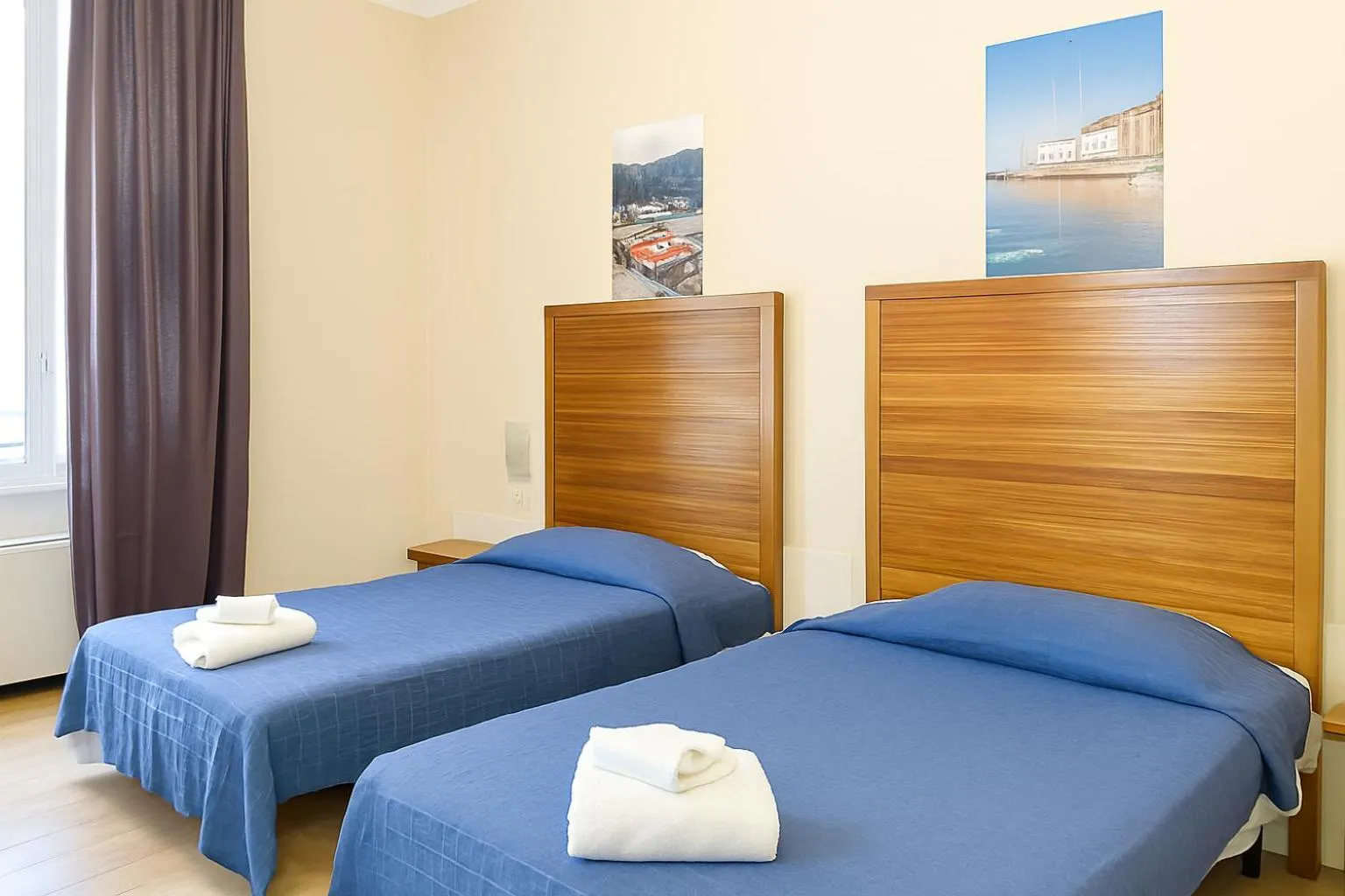 Bed in Hotel Britannia