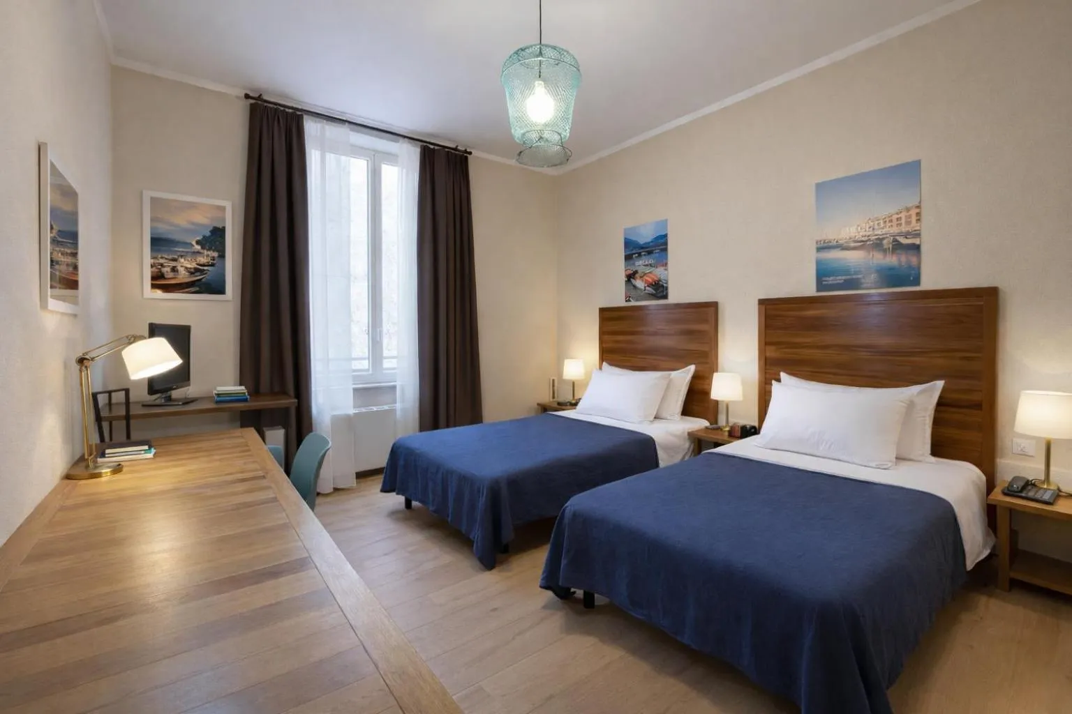 Bed in Hotel Britannia