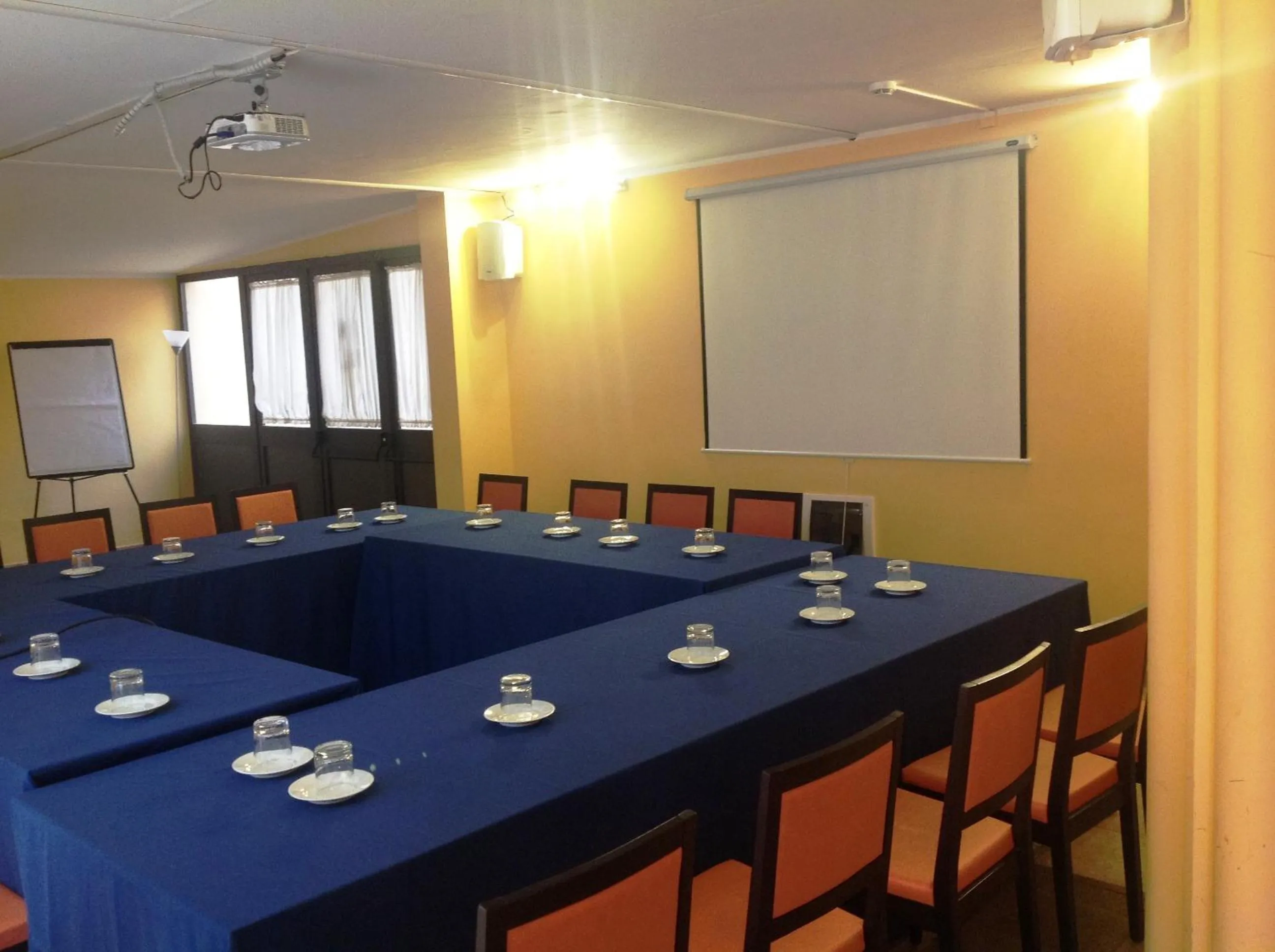 Business facilities in Hotel Dimora Adriana