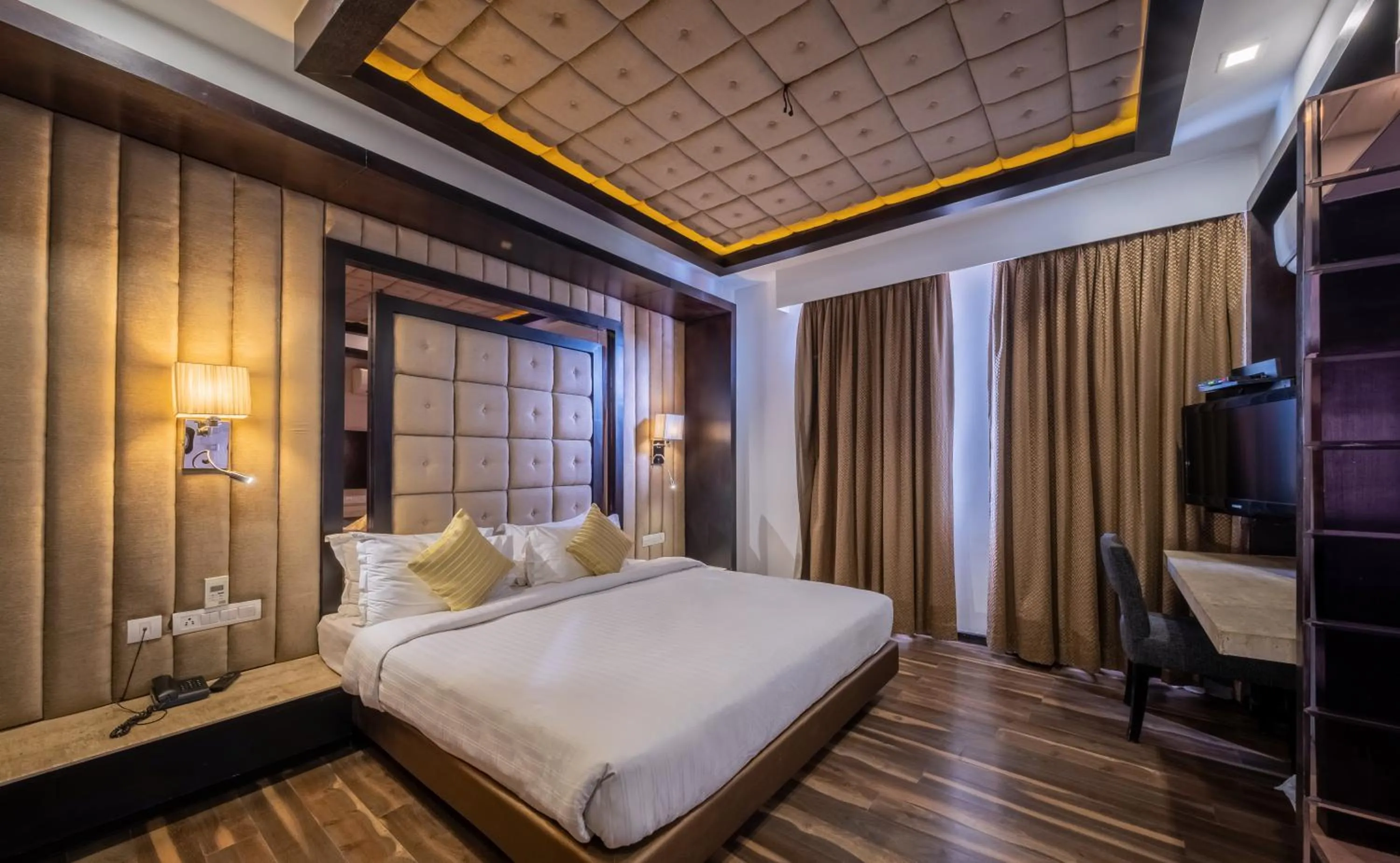 Bed in Mahabir Palace