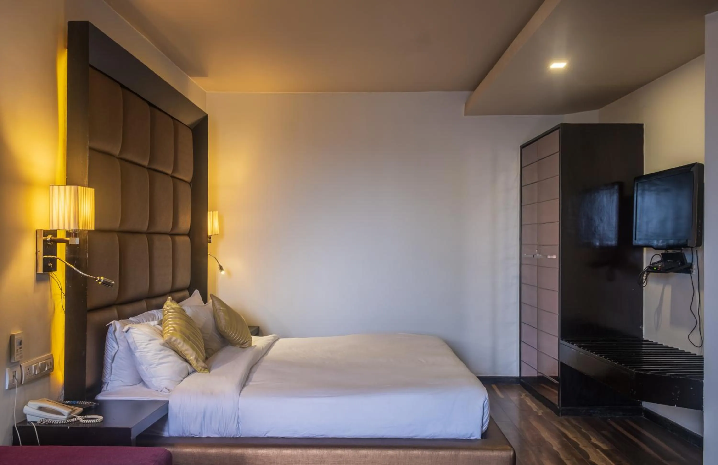 Bed in Mahabir Palace