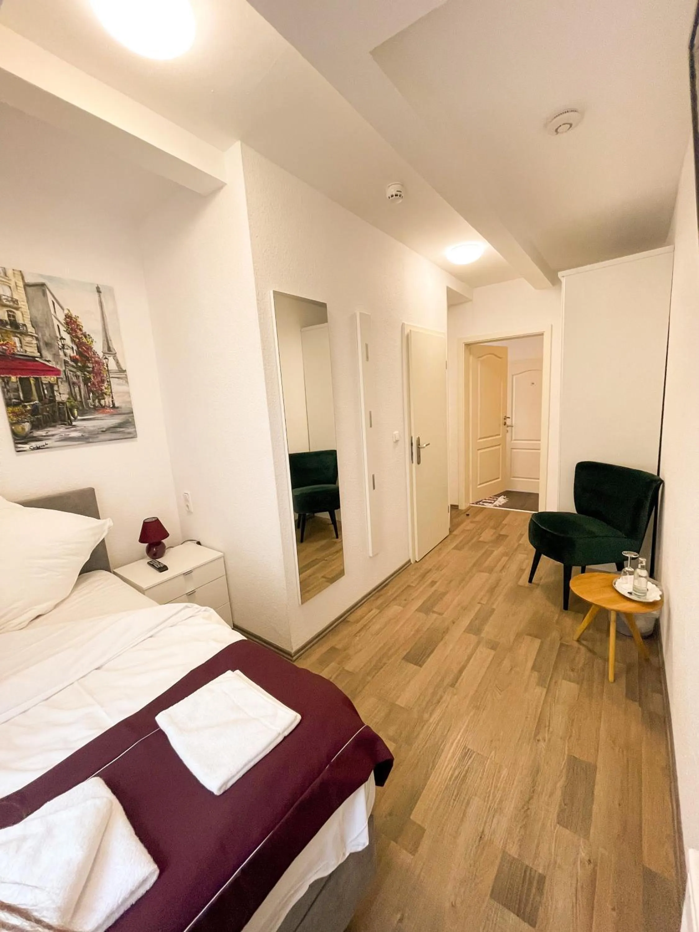 Photo of the whole room in Hotel Kronenkurve