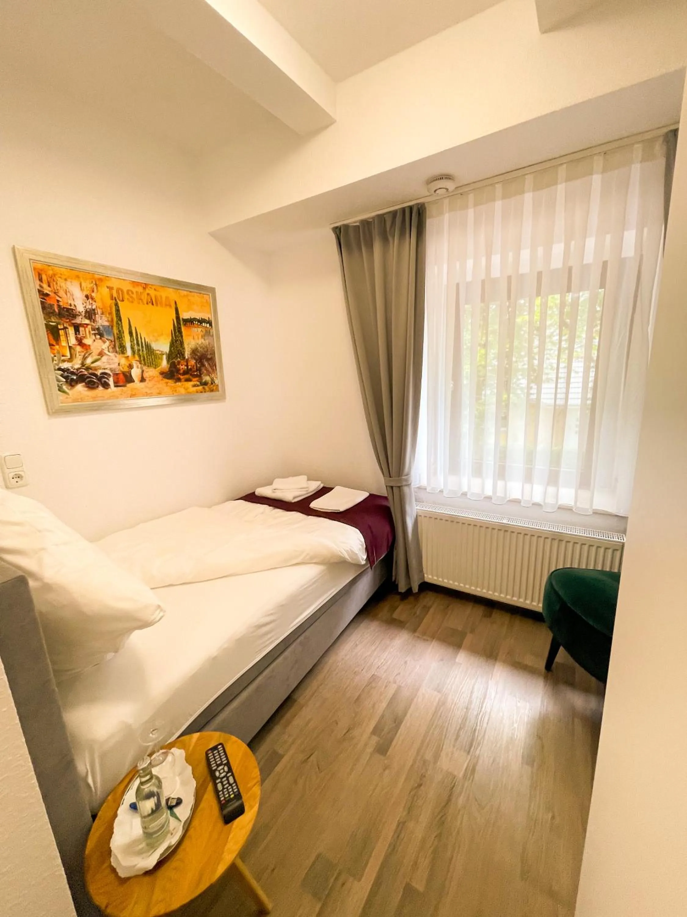 Photo of the whole room in Hotel Kronenkurve