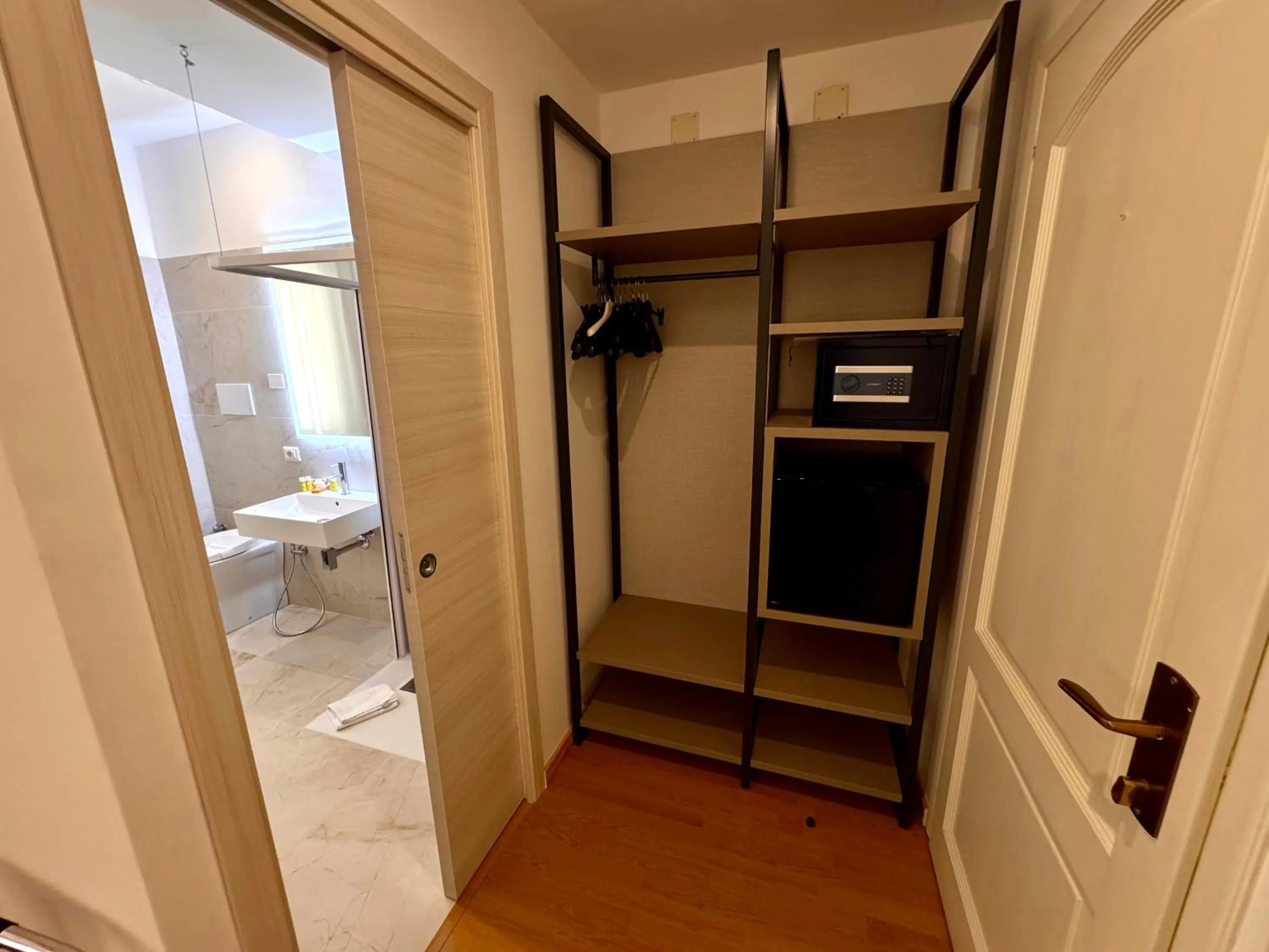 Photo of the whole room in Hotel Orri