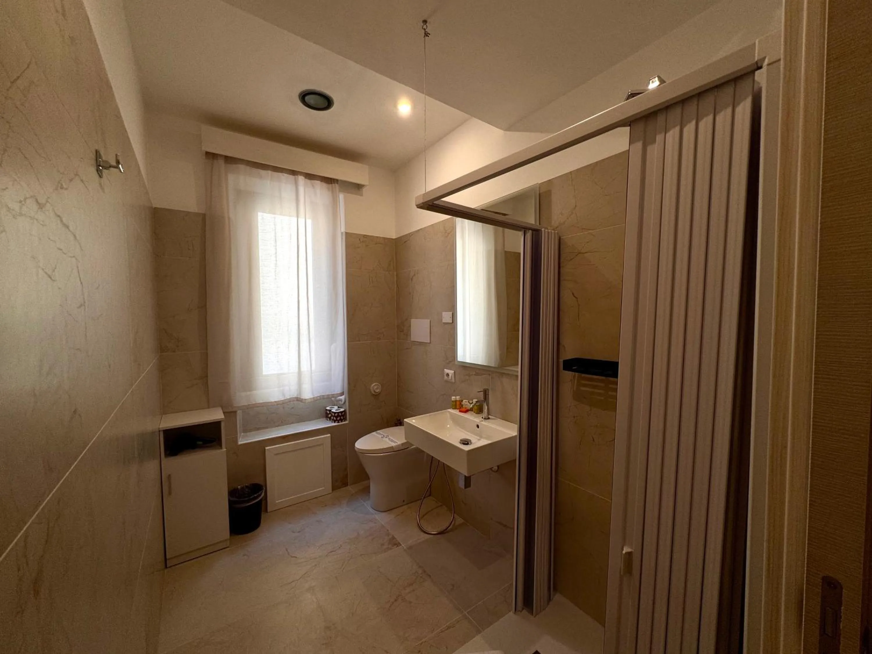 Toilet in Hotel Orri