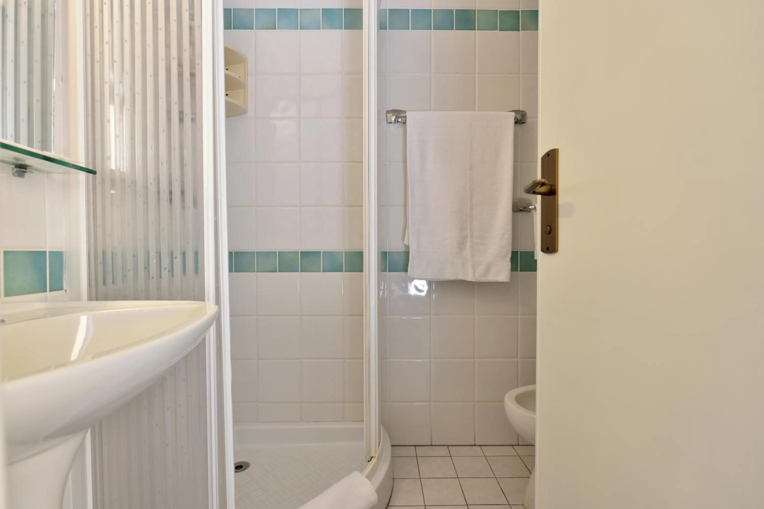 Shower in Hotel Orri