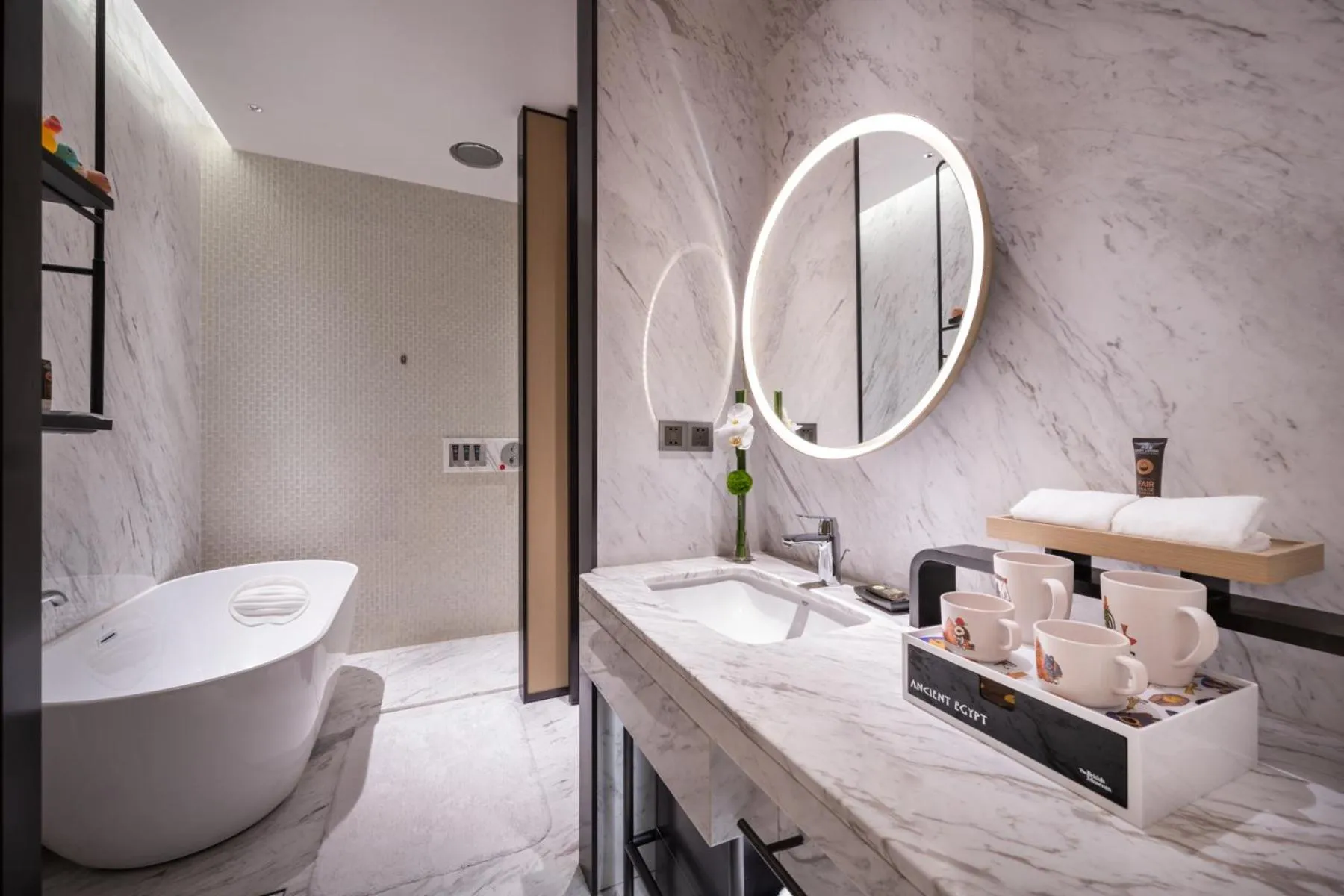 Toilet in Novotel Shanghai Caohejing