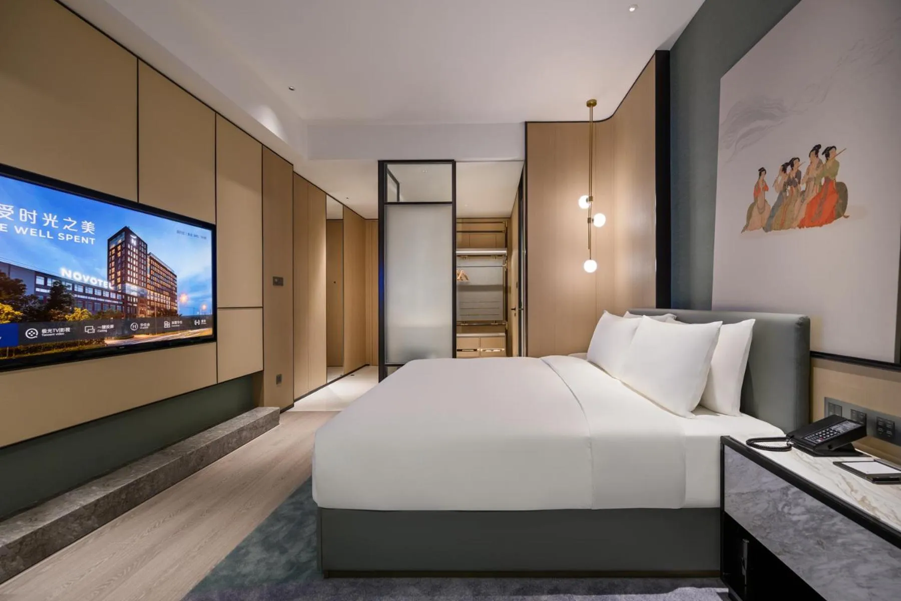 Photo of the whole room, Bed in Novotel Shanghai Caohejing