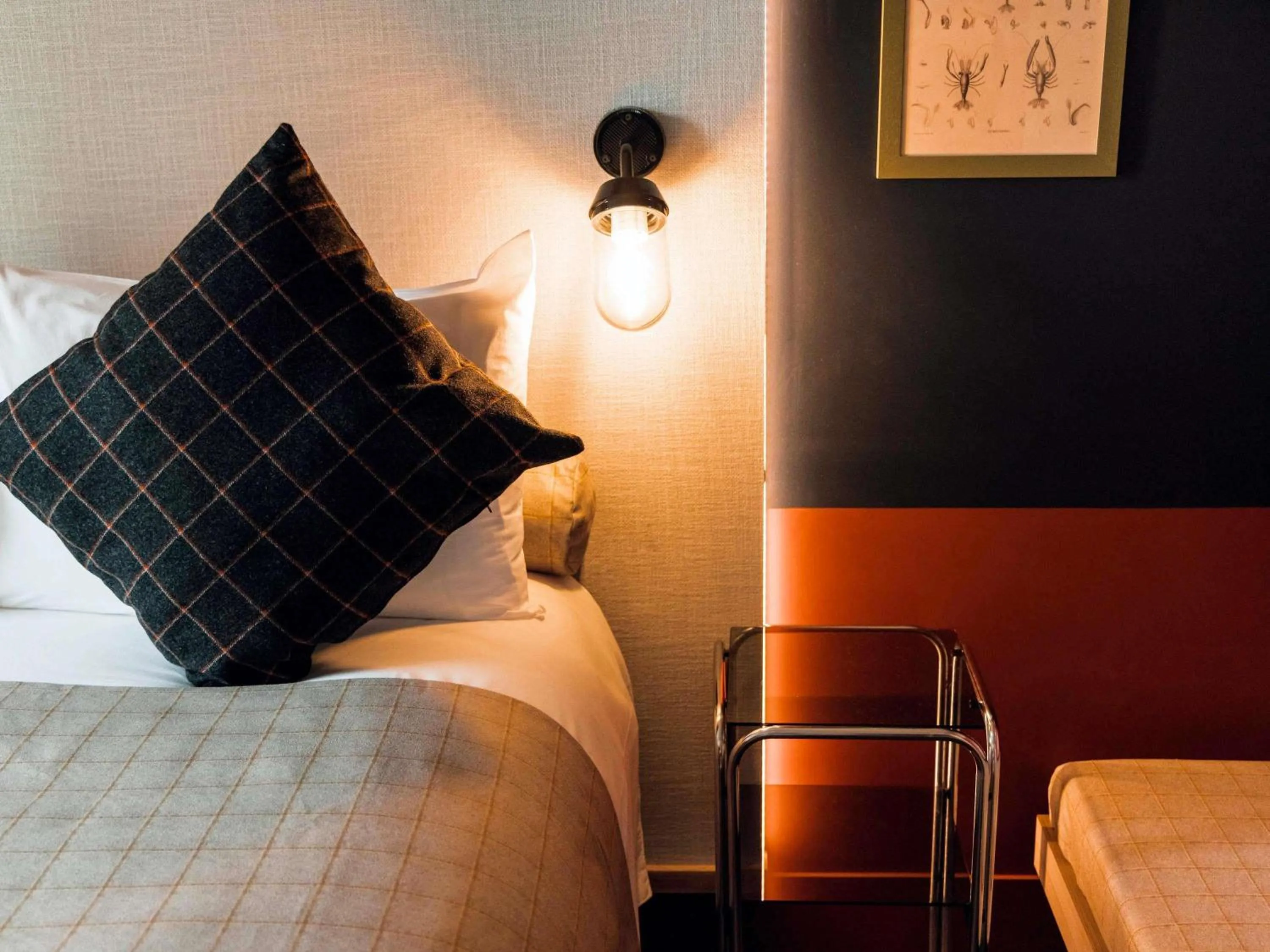 Bedroom, Bed in ibis Styles La Rochelle Centre Gare