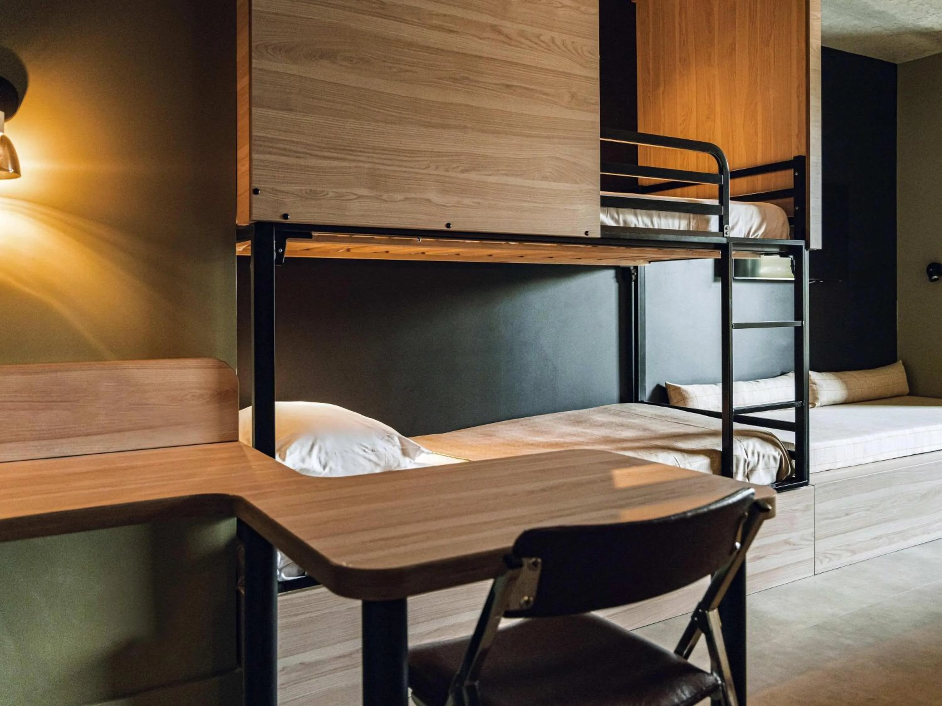 Bedroom, Bed in ibis Styles La Rochelle Centre Gare