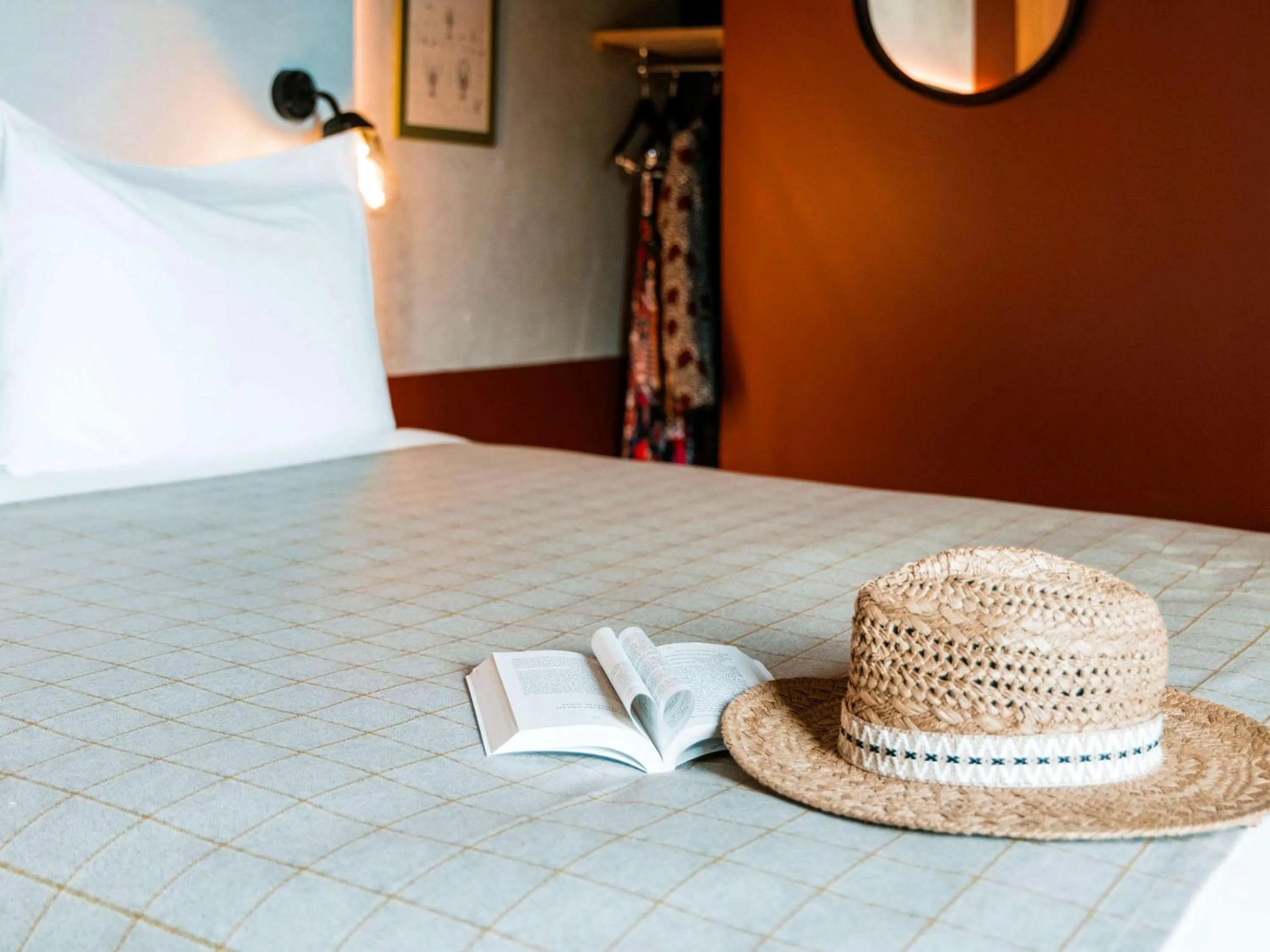 Bedroom, Bed in greet Hotel La Rochelle Centre