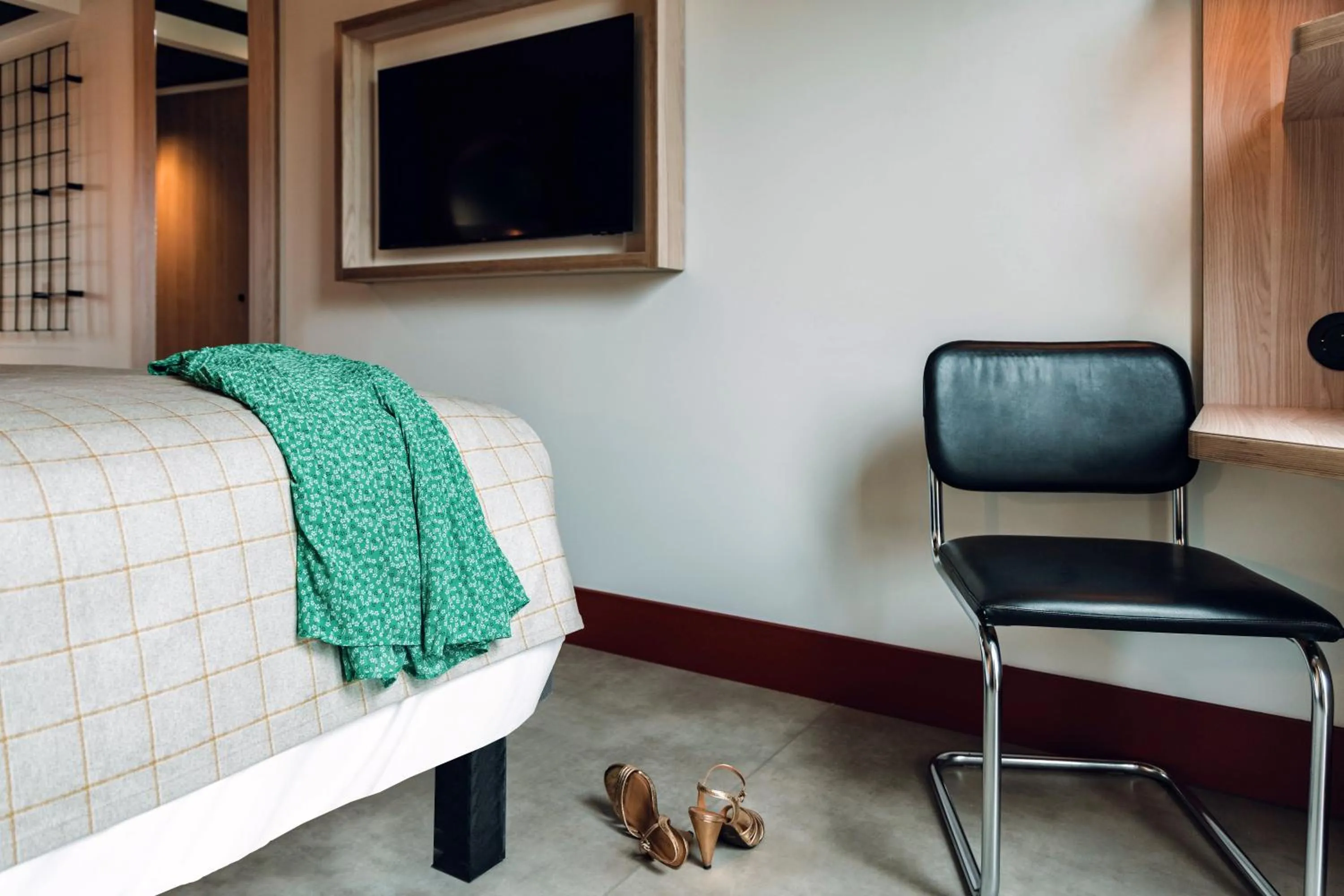 Bedroom, Bed in ibis Styles La Rochelle Centre Gare