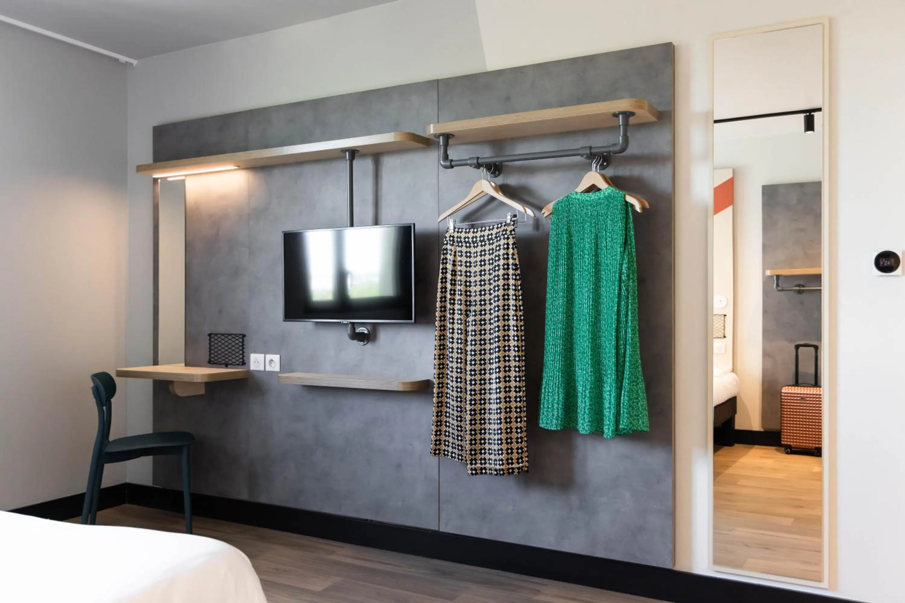 TV and multimedia, Bed in ibis Budget La Rochelle Centre gare