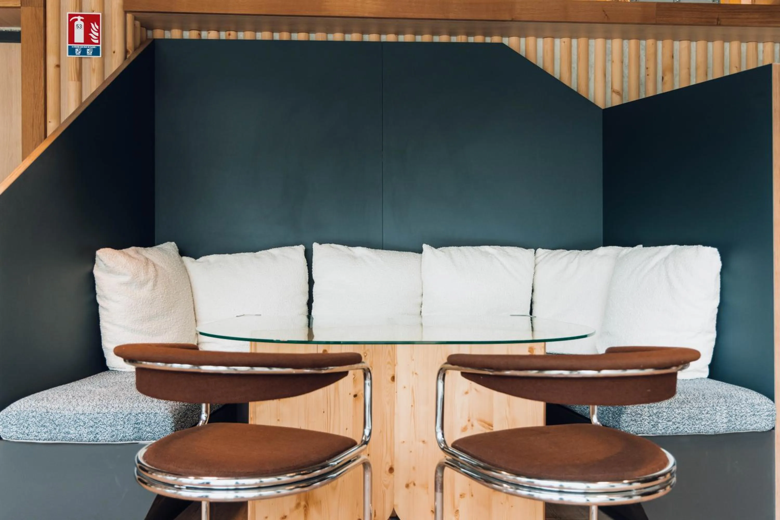 Living room in ibis Budget La Rochelle Centre gare