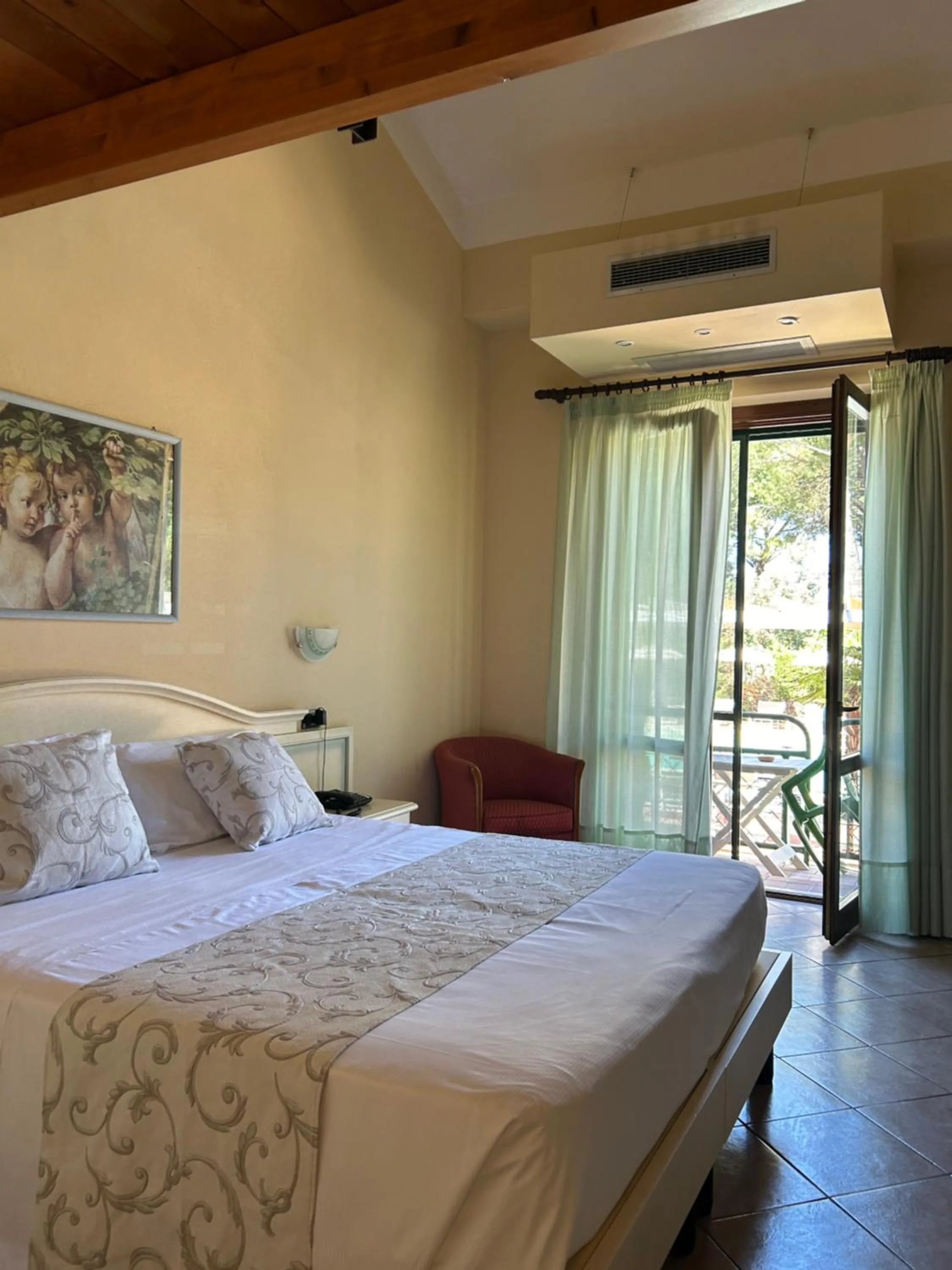 Property building, Bed in Hotel Duca Della Corgna