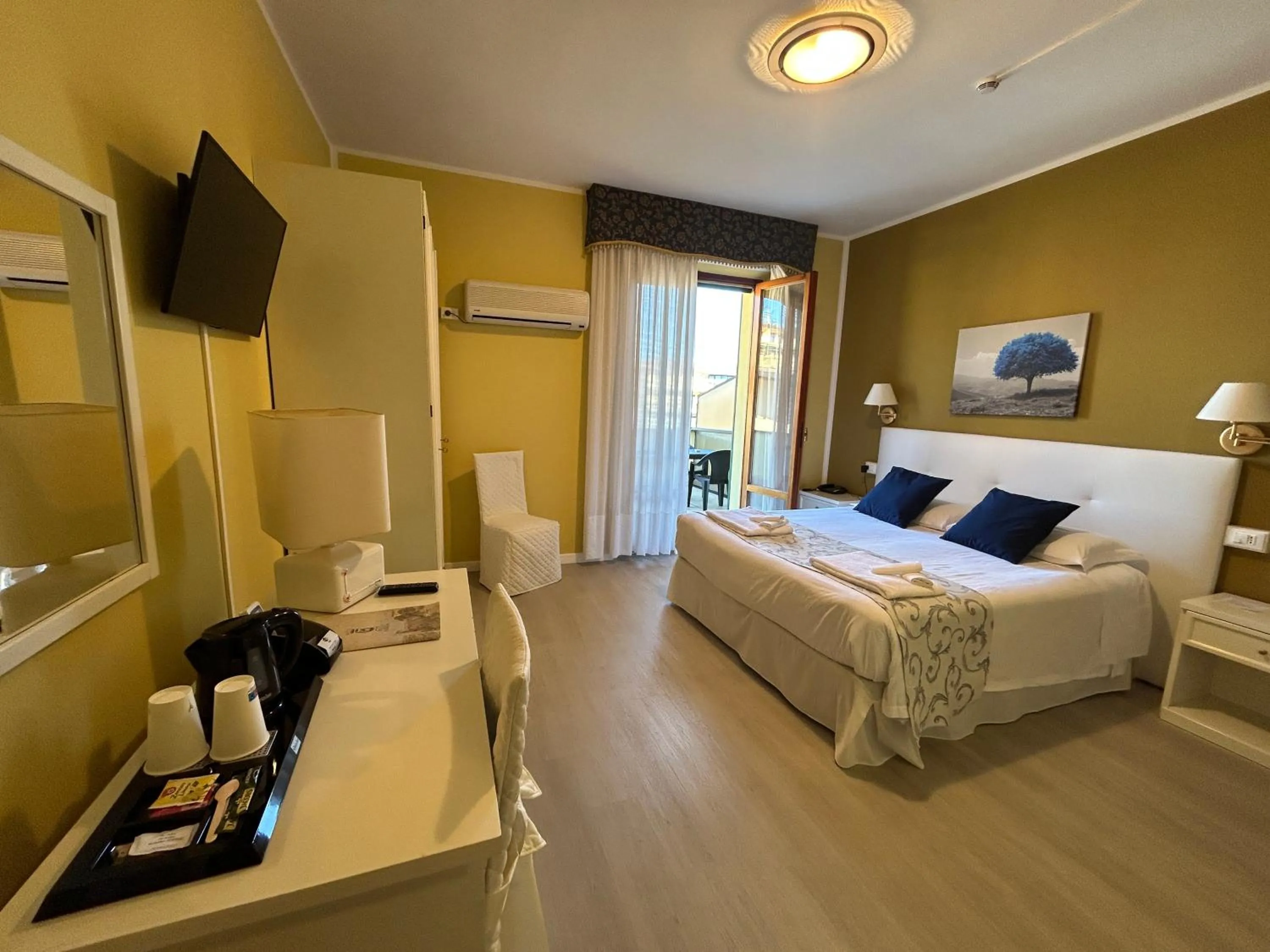 Photo of the whole room, Bed in Hotel Duca Della Corgna