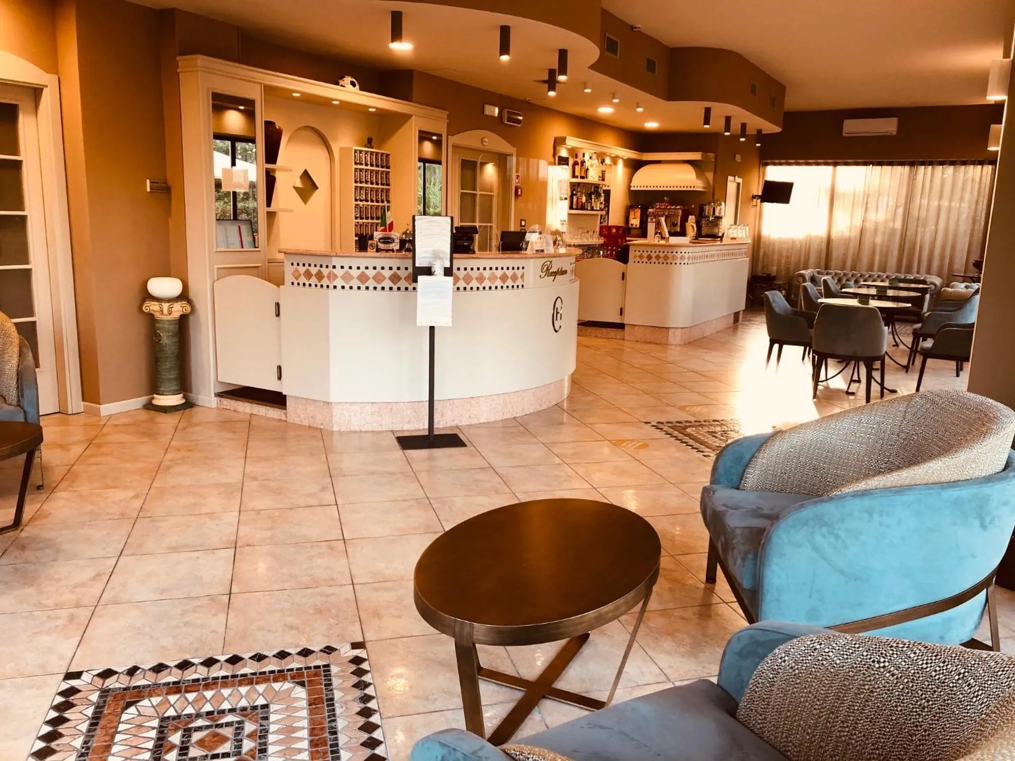 Communal lounge/ TV room in Hotel Duca Della Corgna