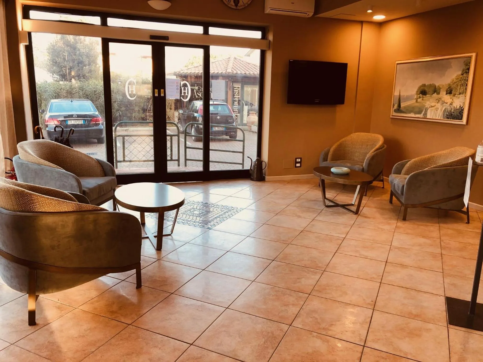 Communal lounge/ TV room in Hotel Duca Della Corgna