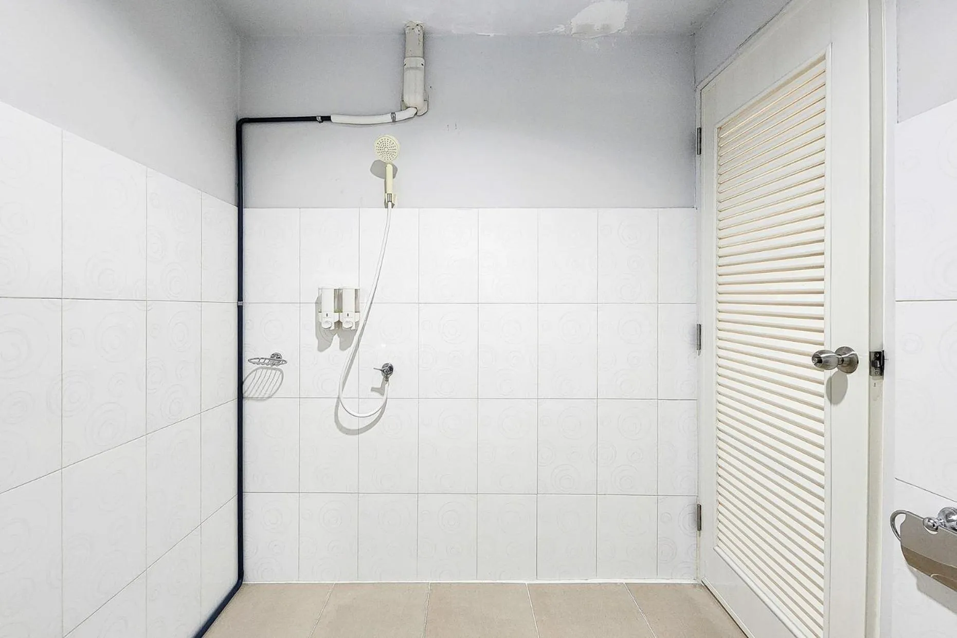 Bathroom in Freesia Bangphi Guest House