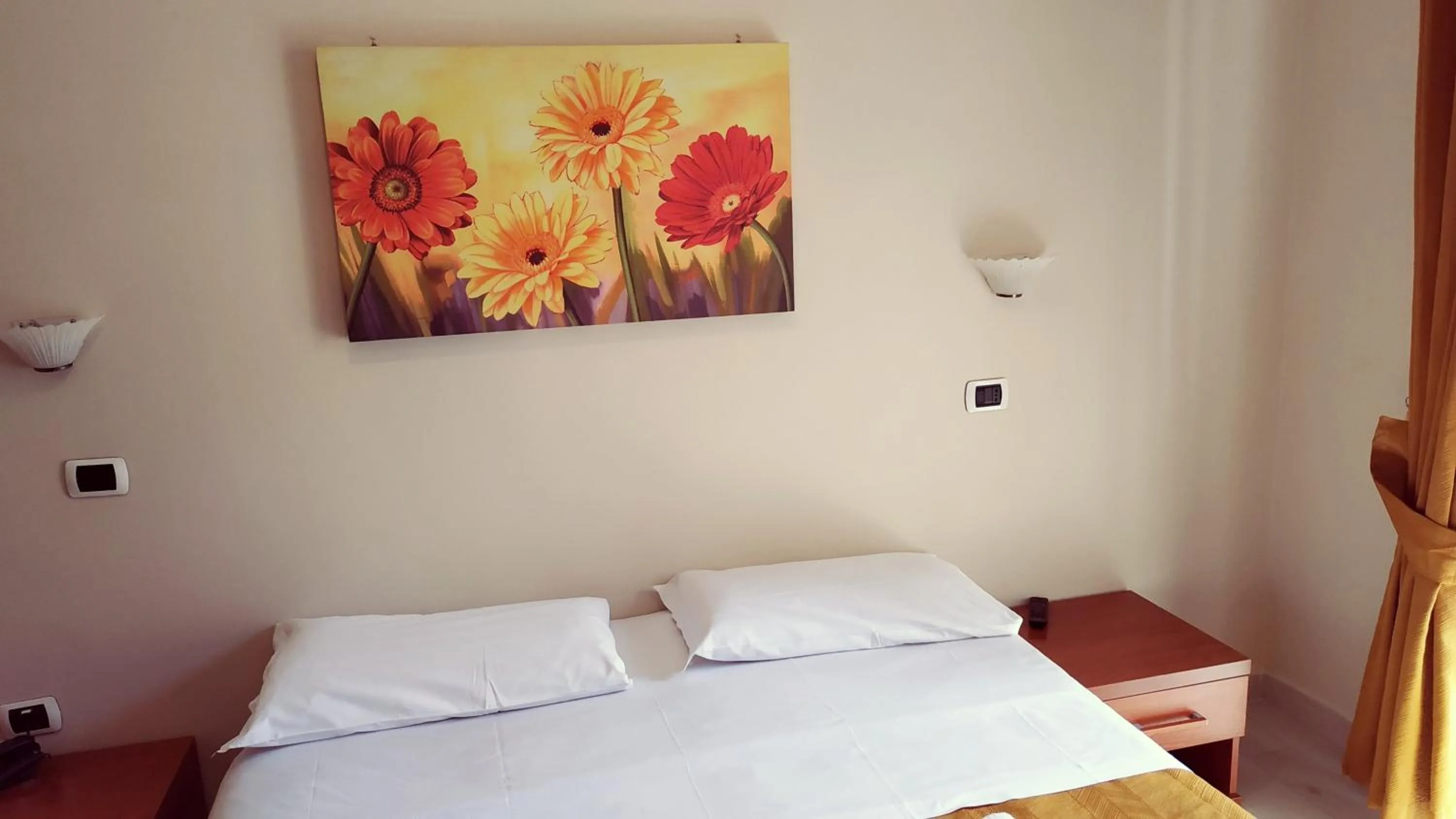 Bed in Hotel Everest