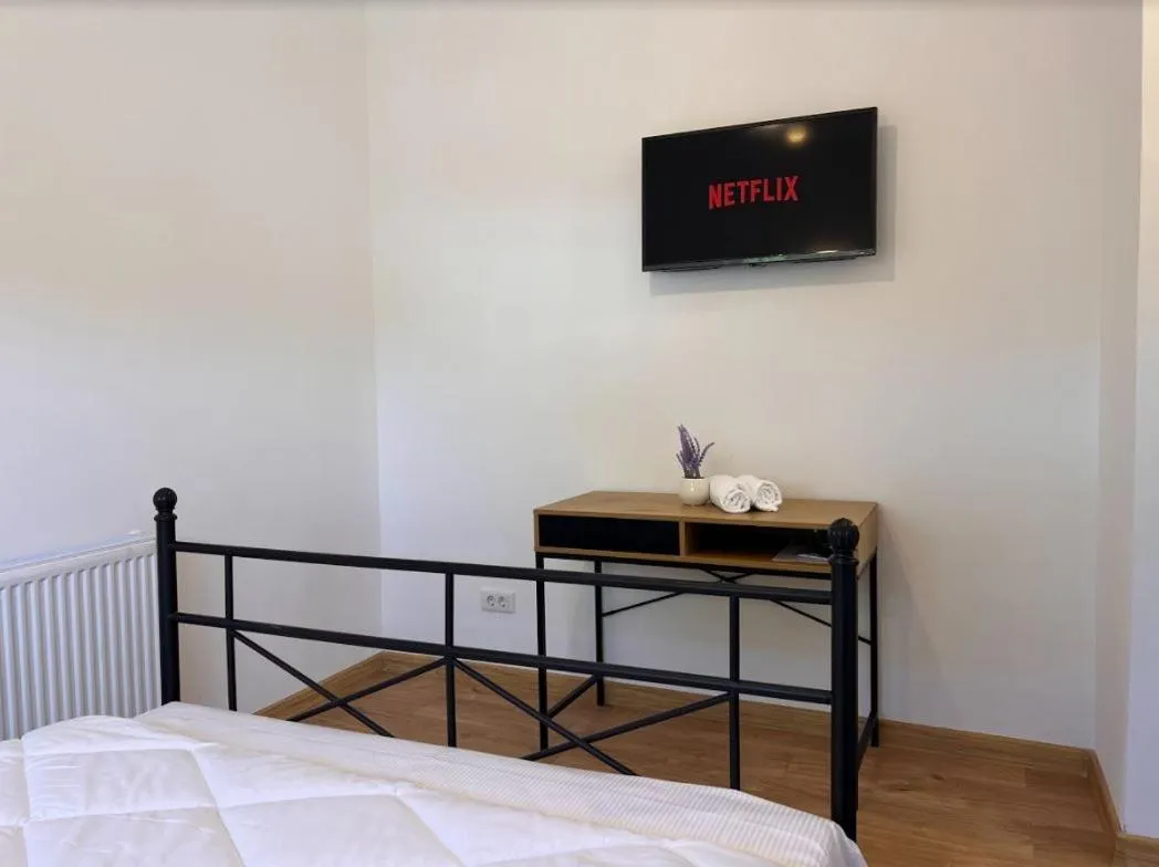 Bed in Premont Studios Ghimbav