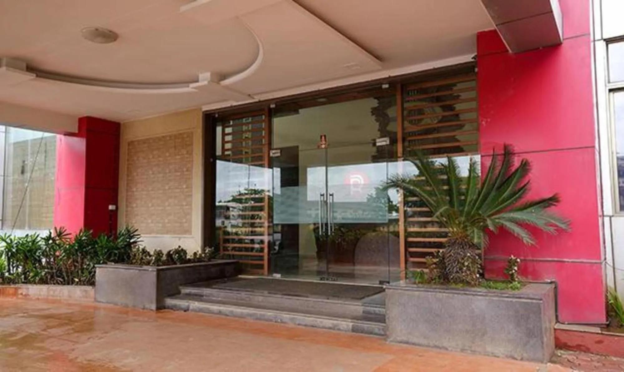 Facade/entrance in FabHotel Prime Rester Select - in chakan