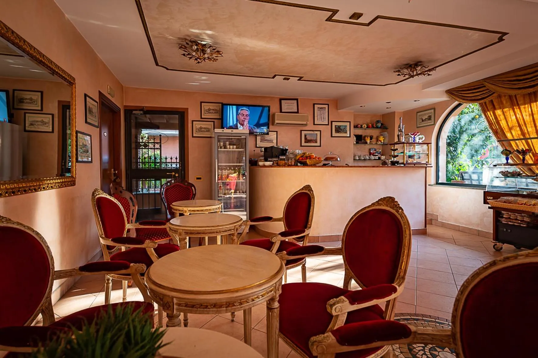 Lounge or bar in Hotel Louis II