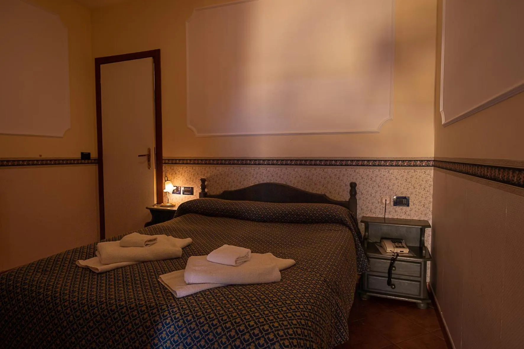 Bed in Hotel Louis II