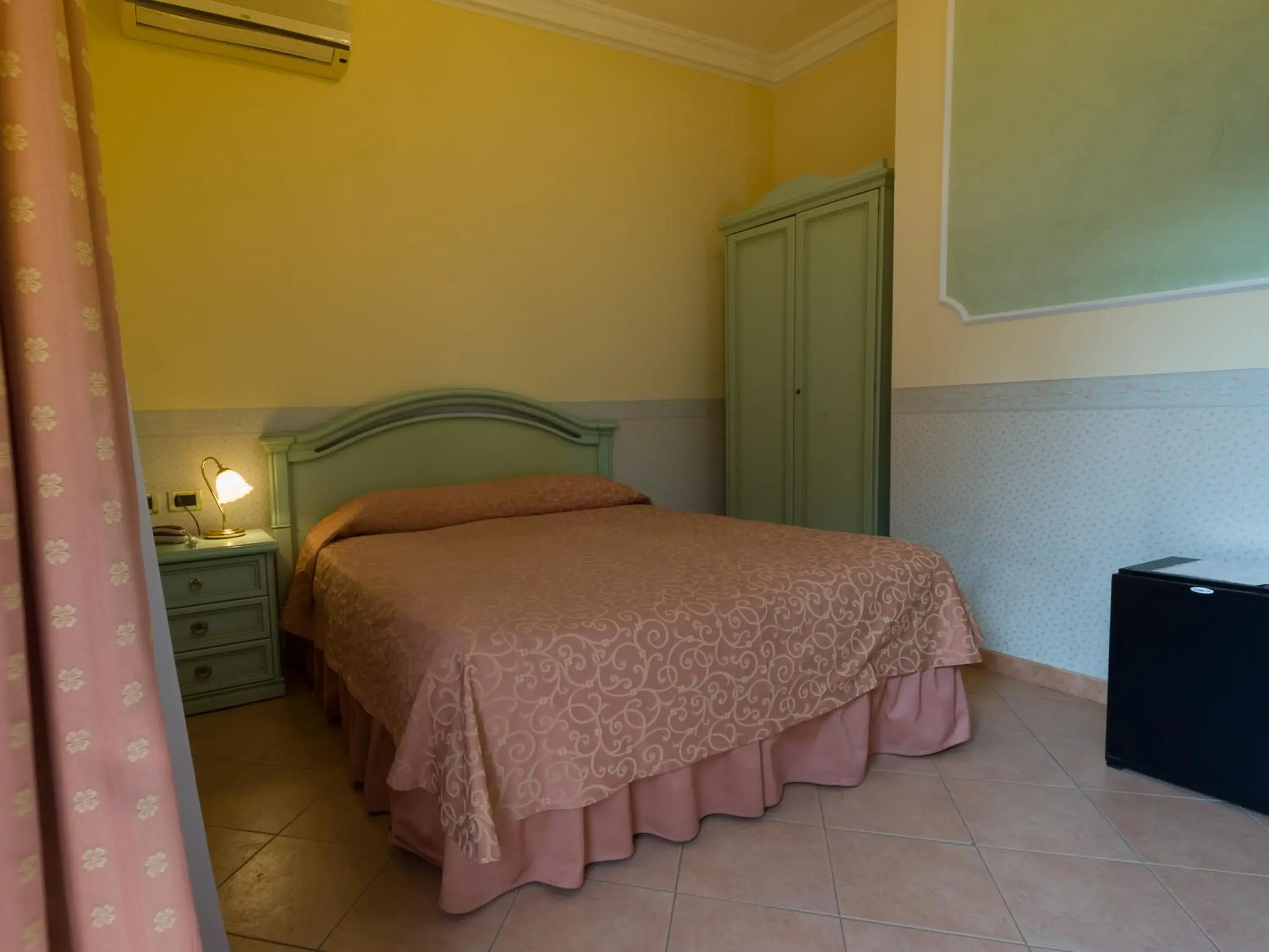 Double Room in Hotel Louis II Double Room in Hotel Louis II