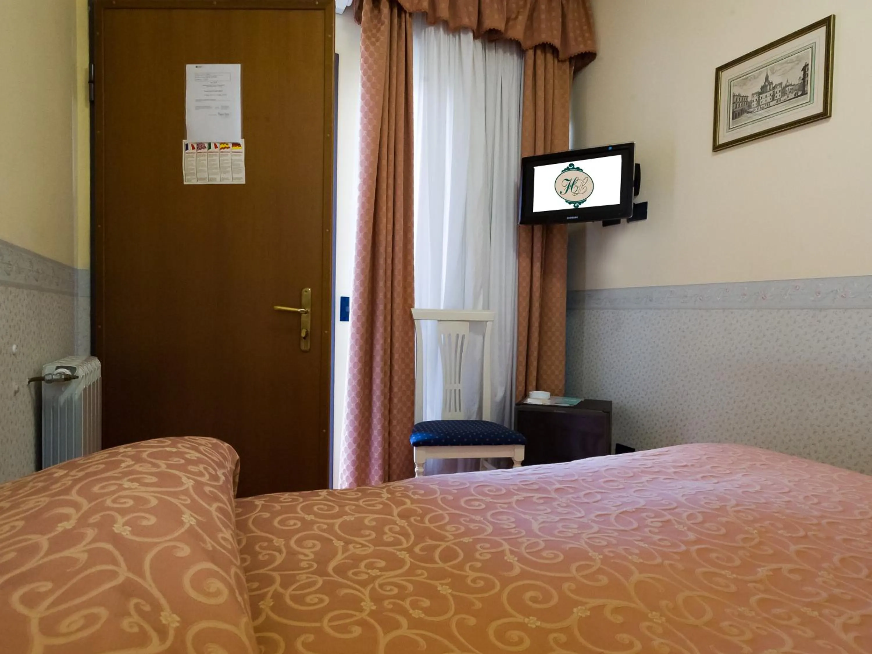 Photo of the whole room, Bed in Hotel Louis II