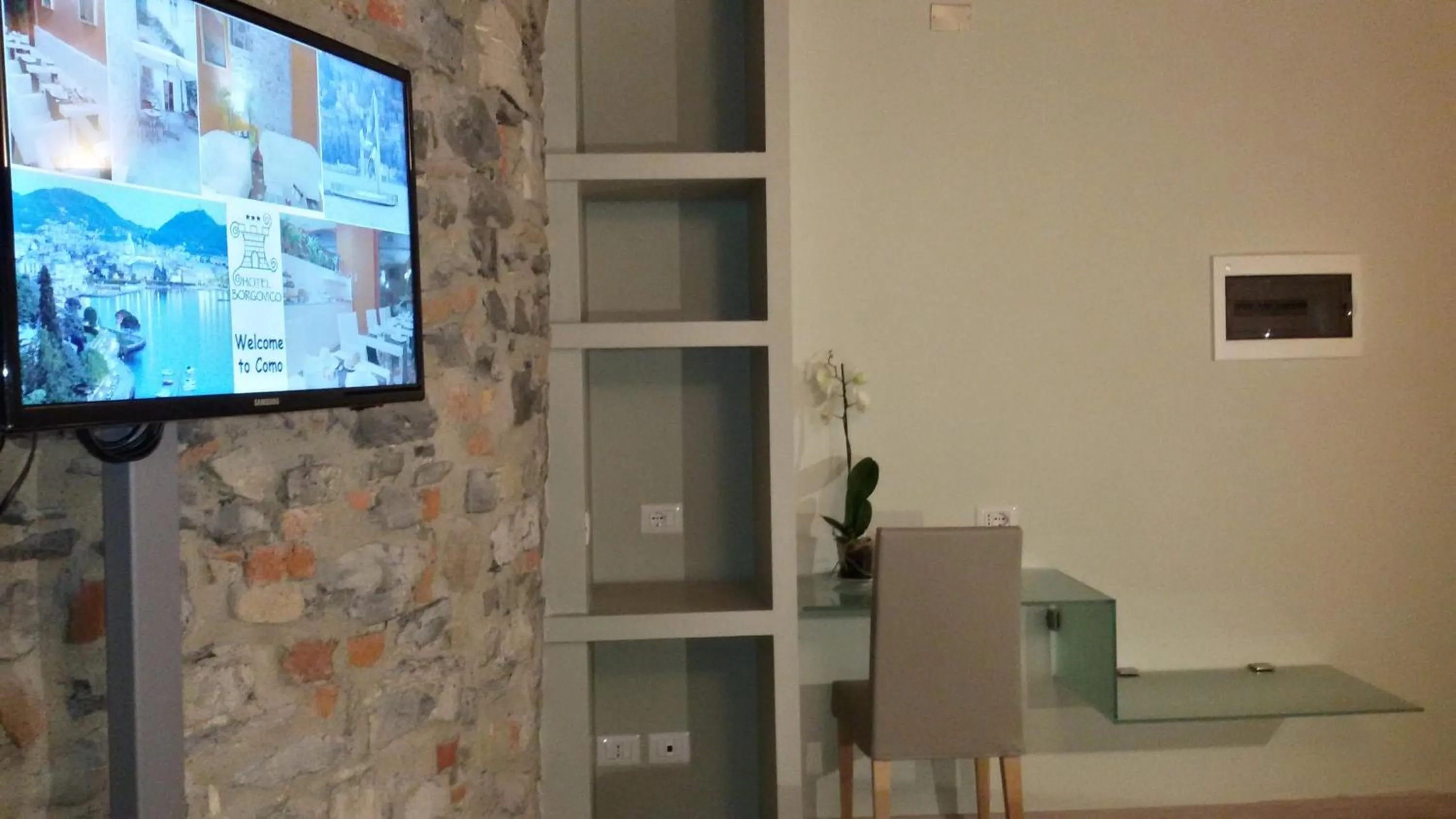 Photo of the whole room in Hotel Borgovico