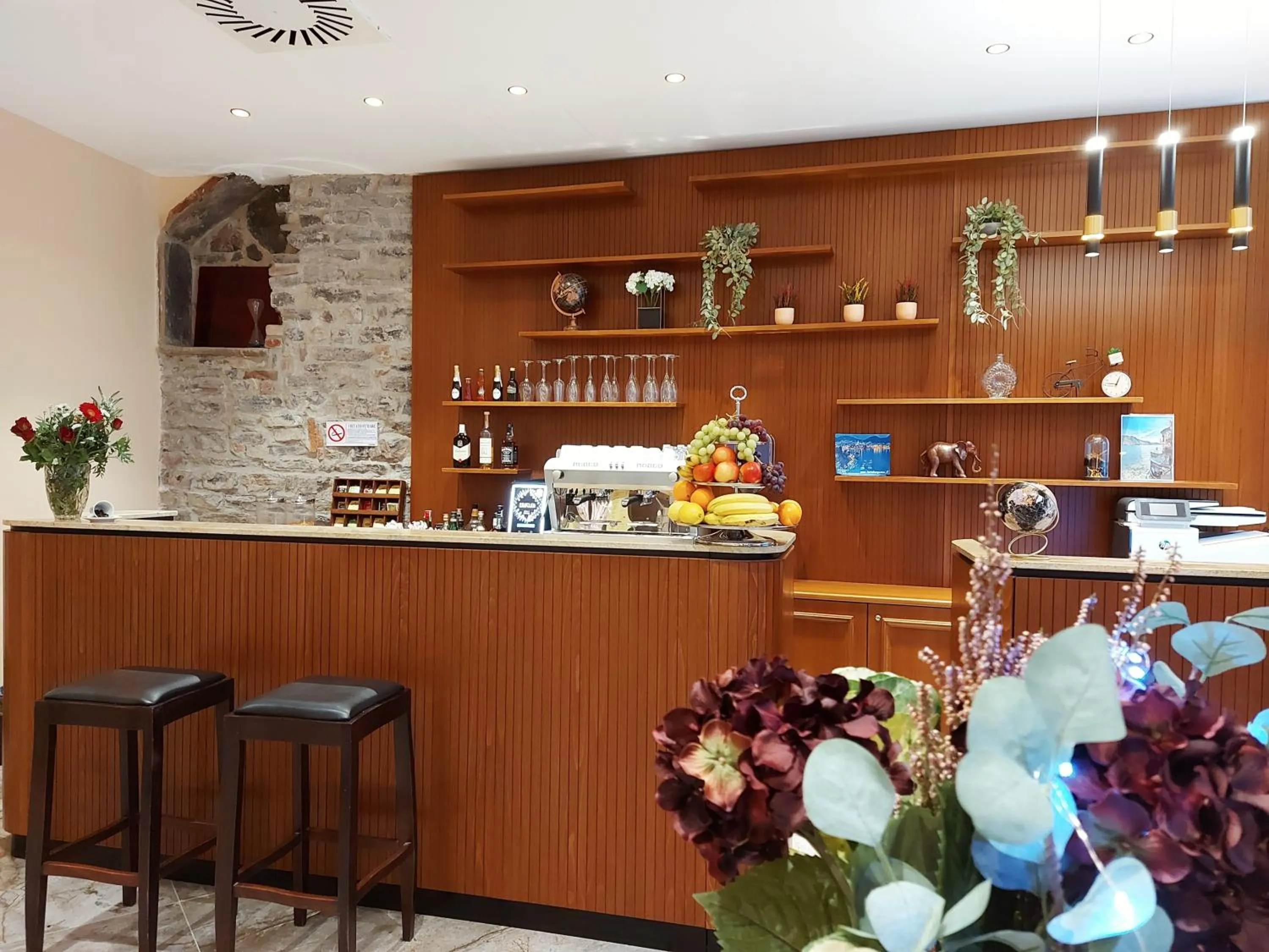 Lounge or bar in Hotel Borgovico