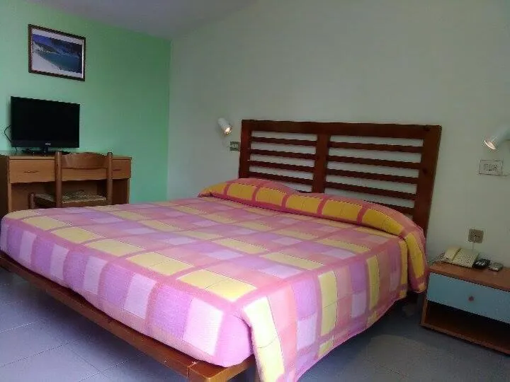 Photo of the whole room, Bed in Hotel Vela Velo Club Vieste