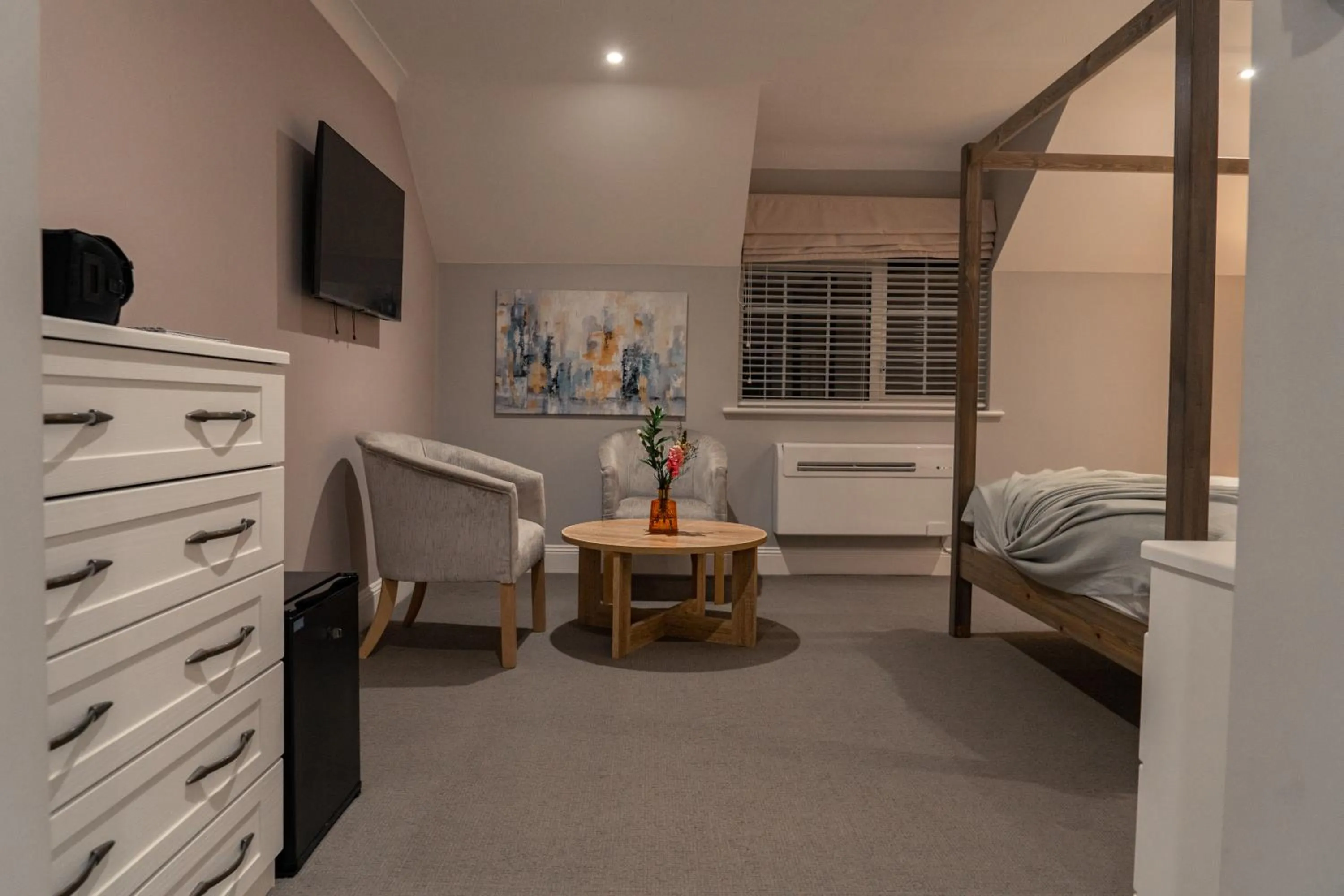 Bedroom, Bed in Le Pommier