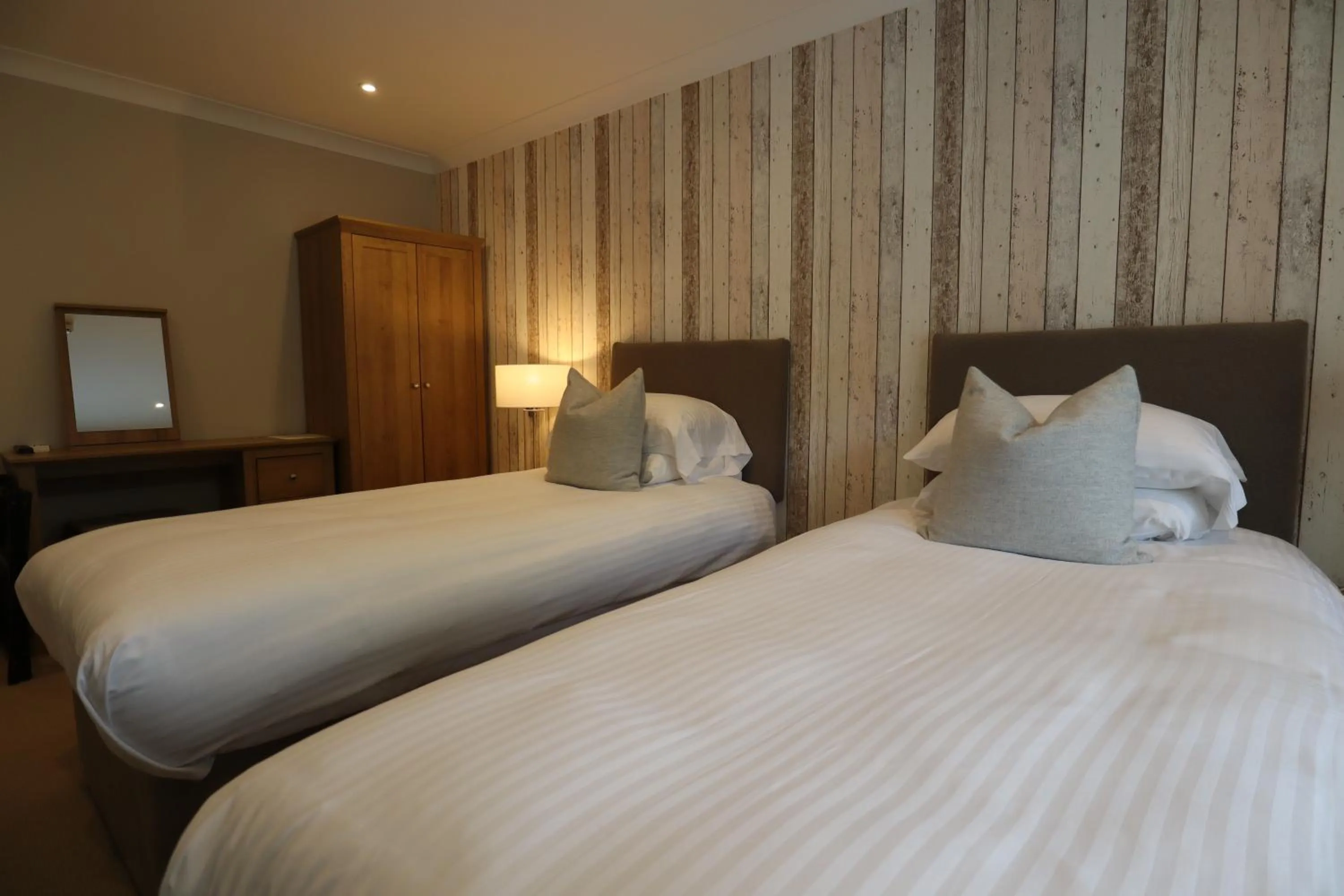 Bedroom, Bed in Le Pommier