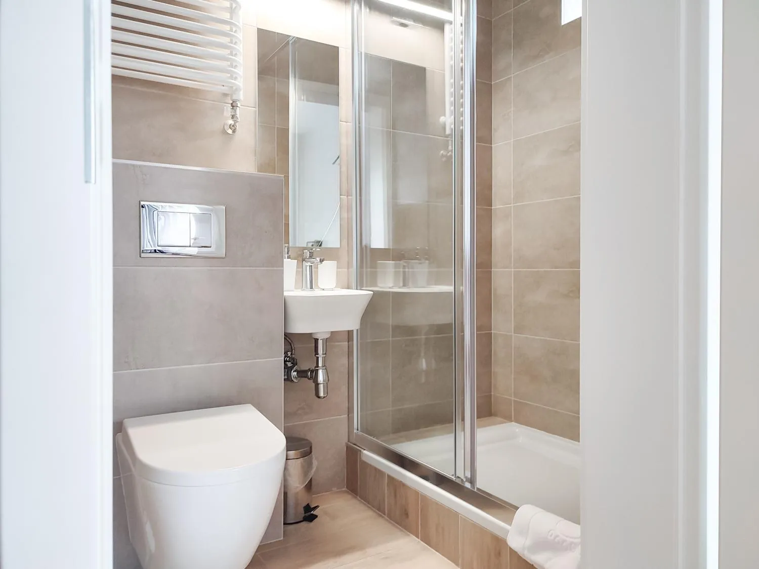 Shower in Apart Rooms by Apart Hostel S8