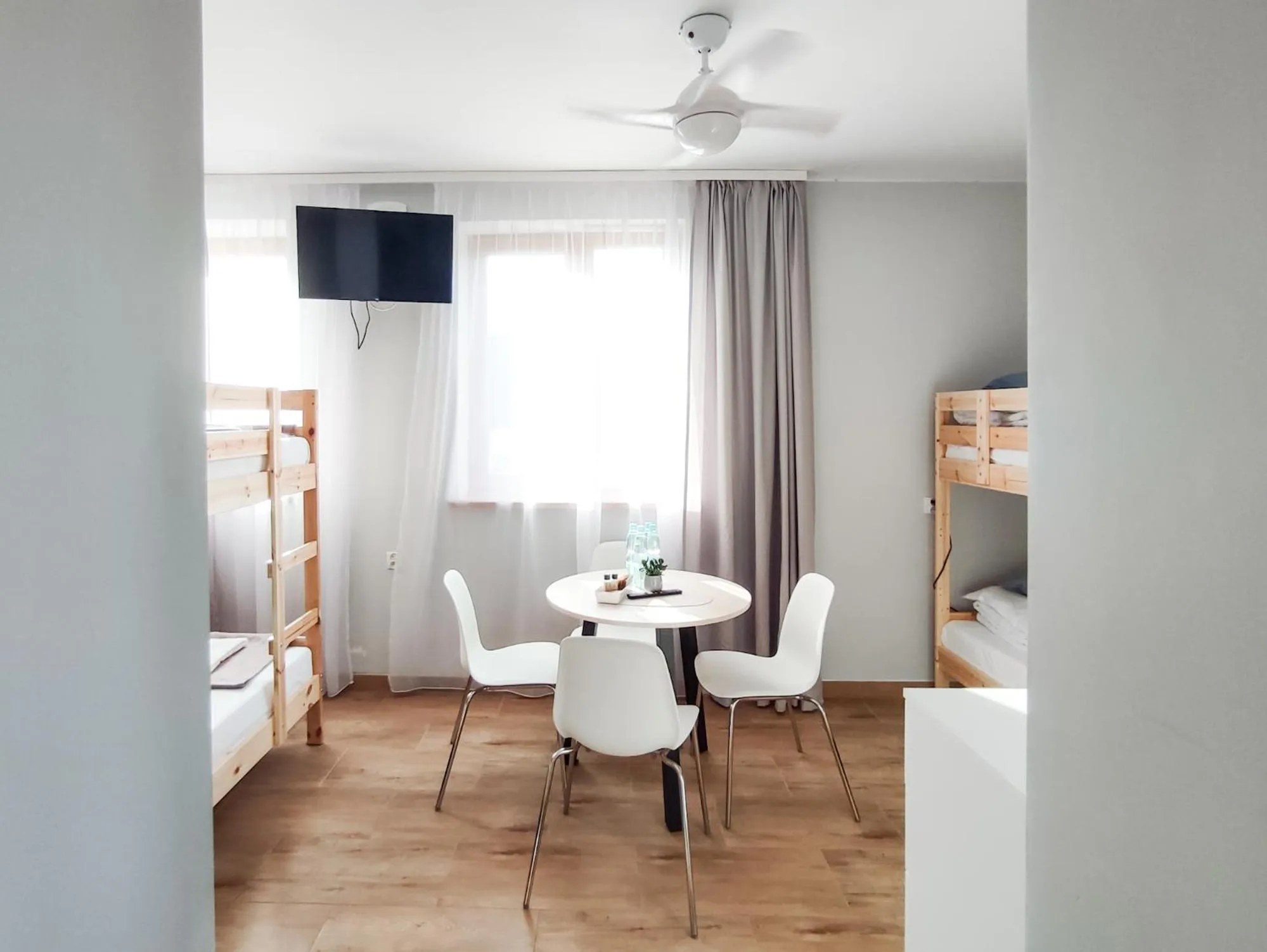 TV and multimedia in Apart Rooms by Apart Hostel S8