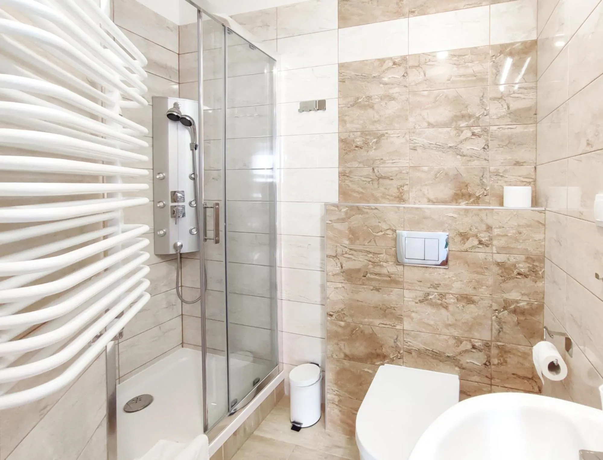 Shower in Apart Rooms by Apart Hostel S8