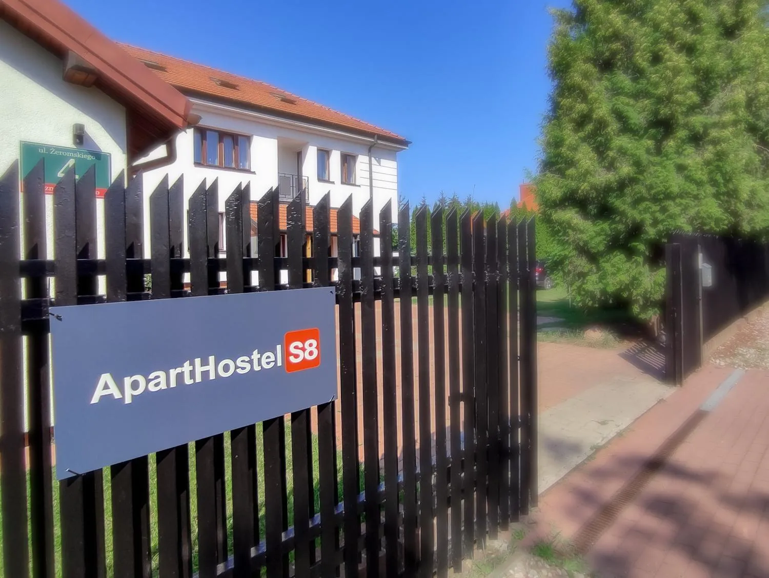 Logo/Certificate/Sign in Apart Rooms by Apart Hostel S8