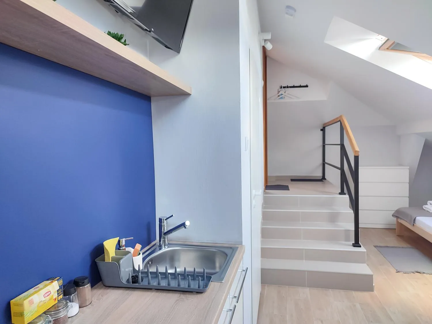 Photo of the whole room, Bed in Apart Rooms by Apart Hostel S8