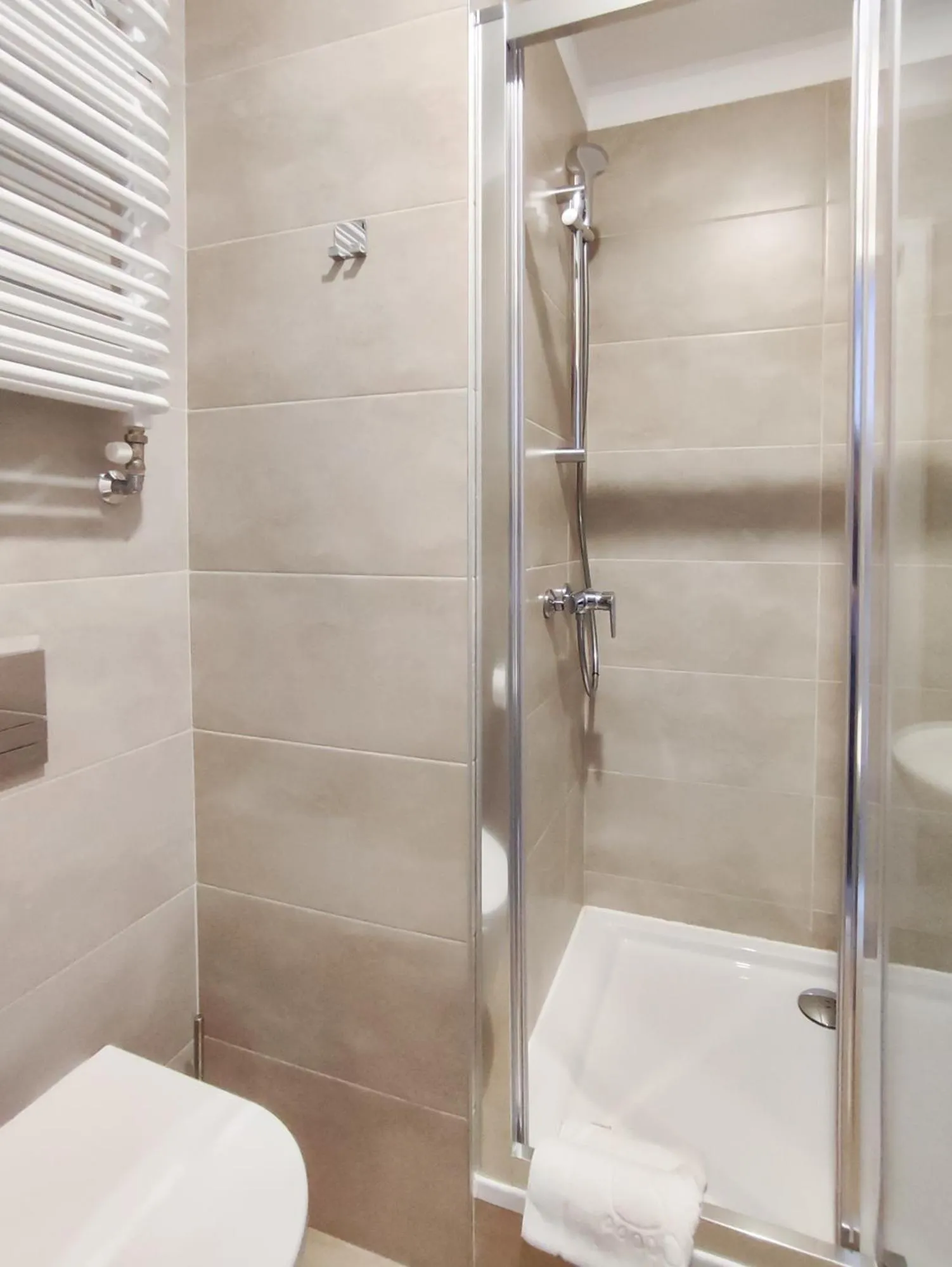 Shower in Apart Rooms by Apart Hostel S8
