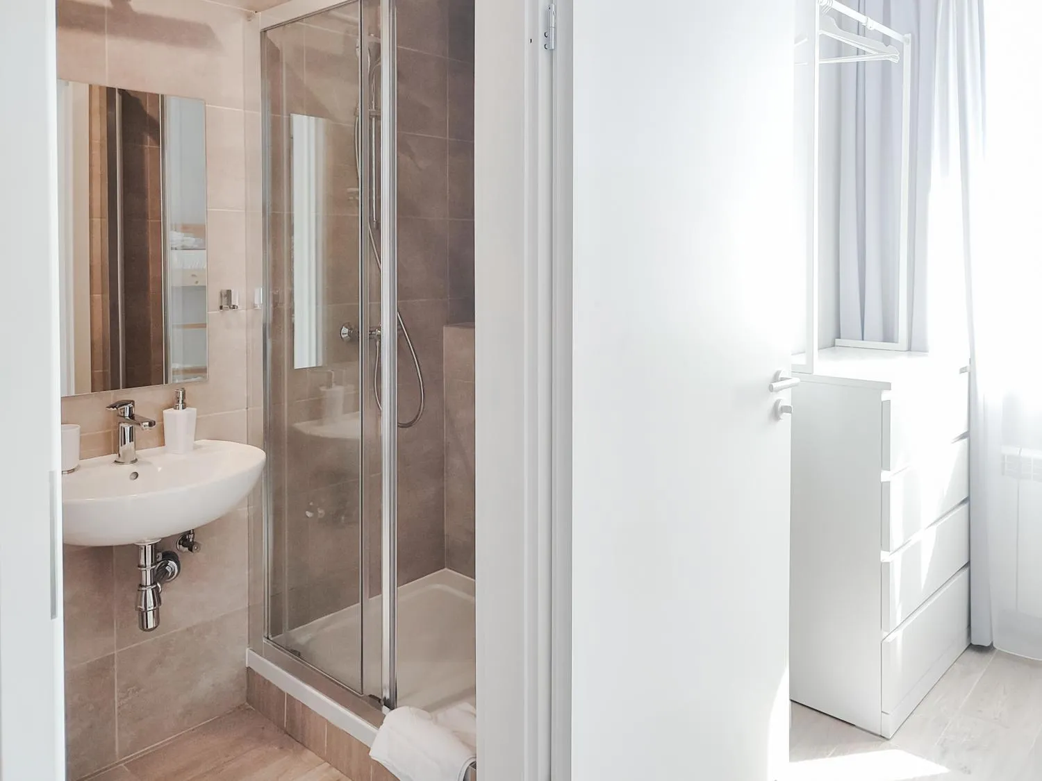 Shower in Apart Rooms by Apart Hostel S8