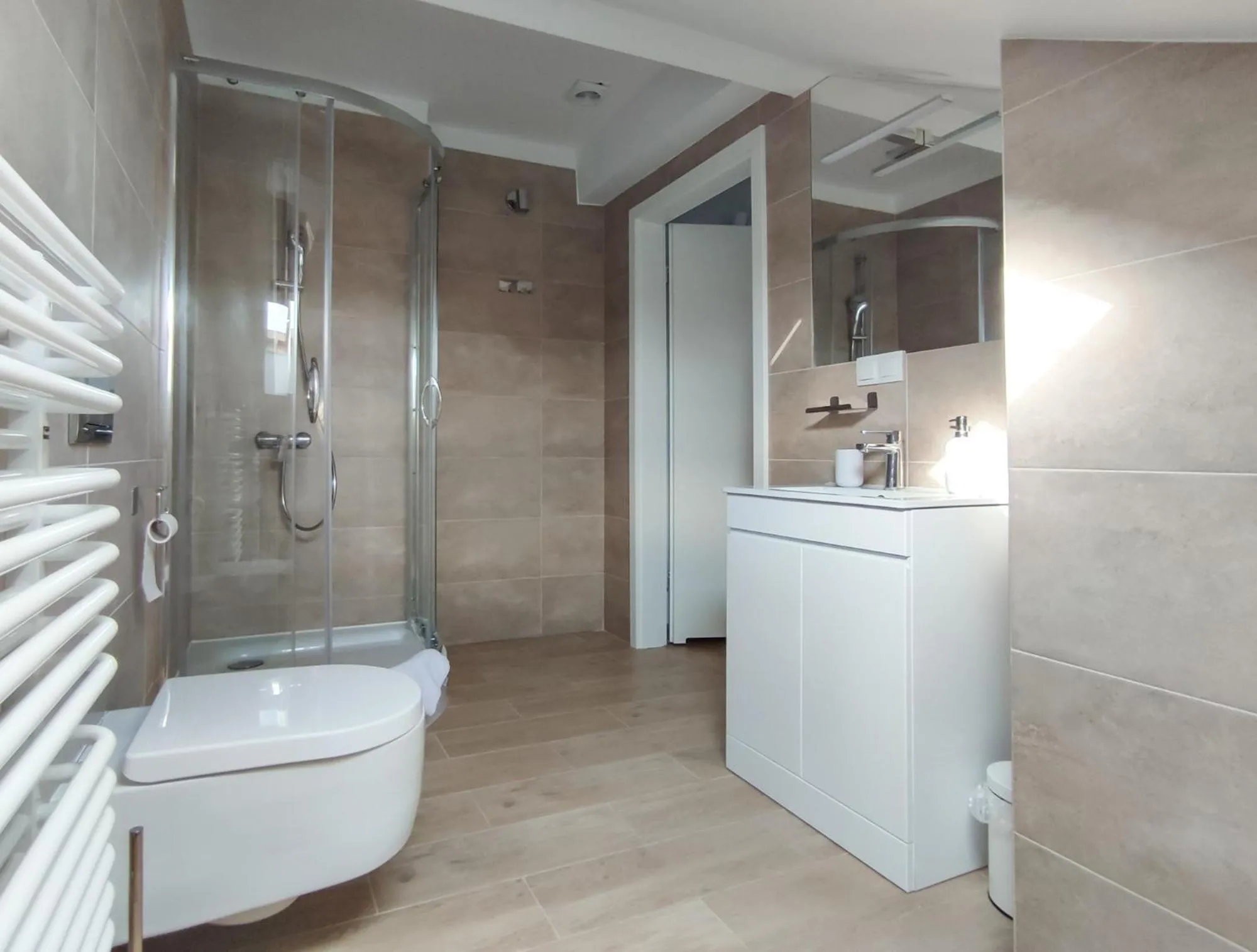 Shower in Apart Rooms by Apart Hostel S8